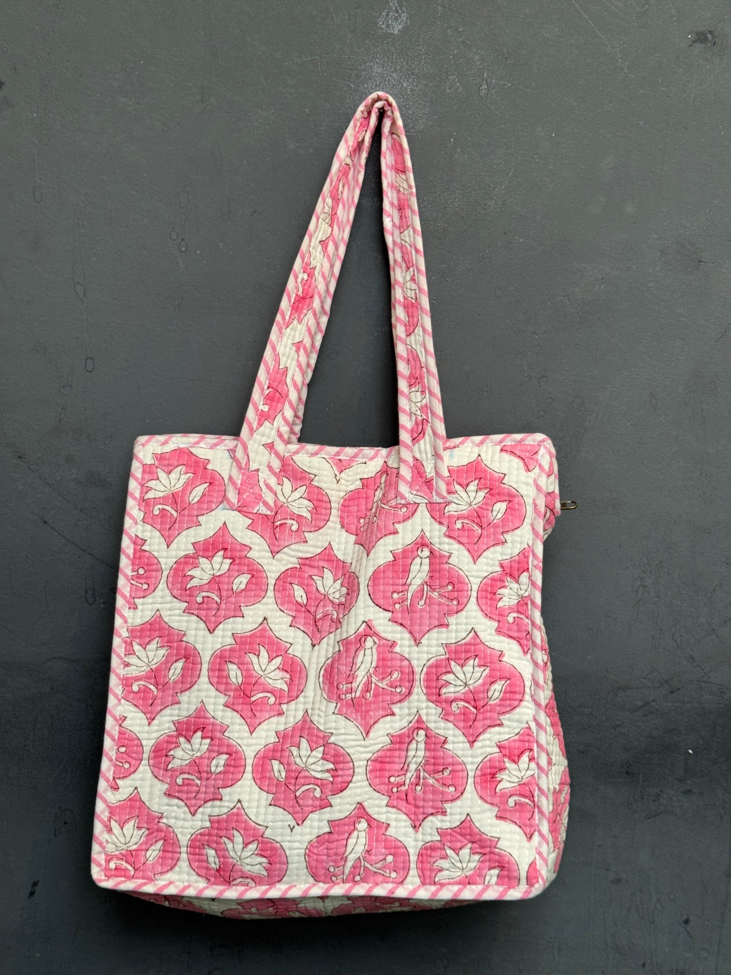Lunch bag in hand block printed cotton with zipper closure