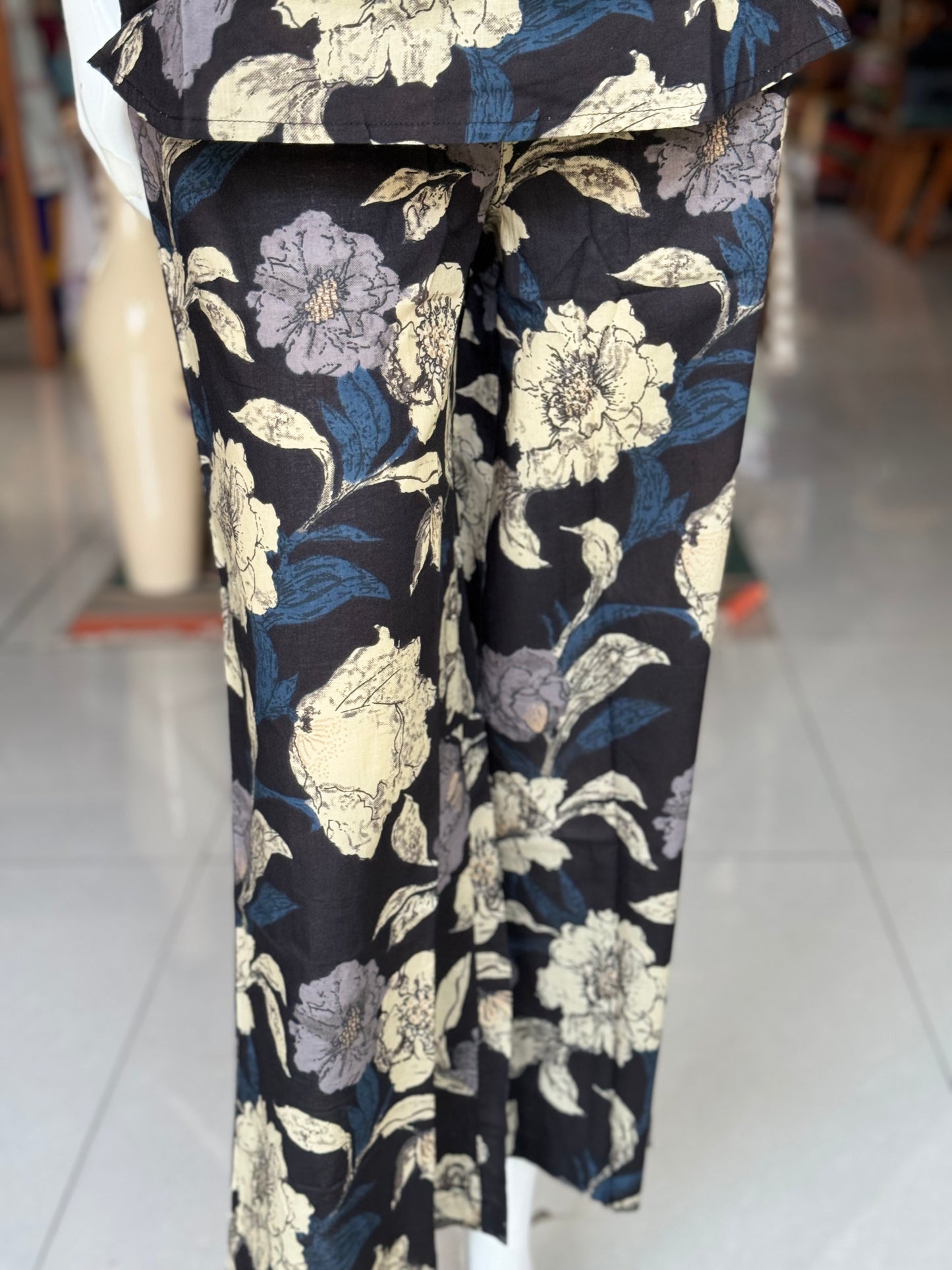 Black floral printed cotton lounge wear set