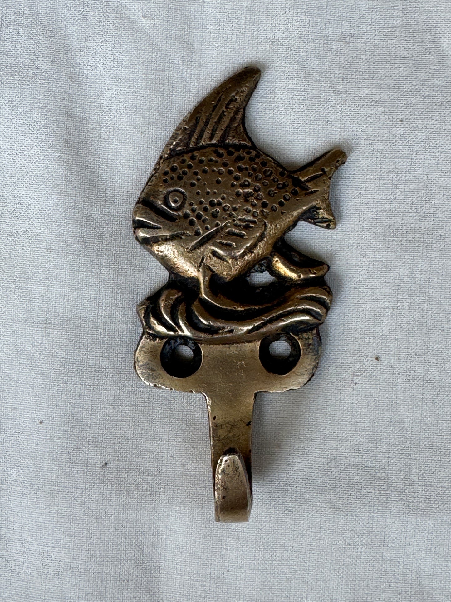 Fish n water design key hanger in brass