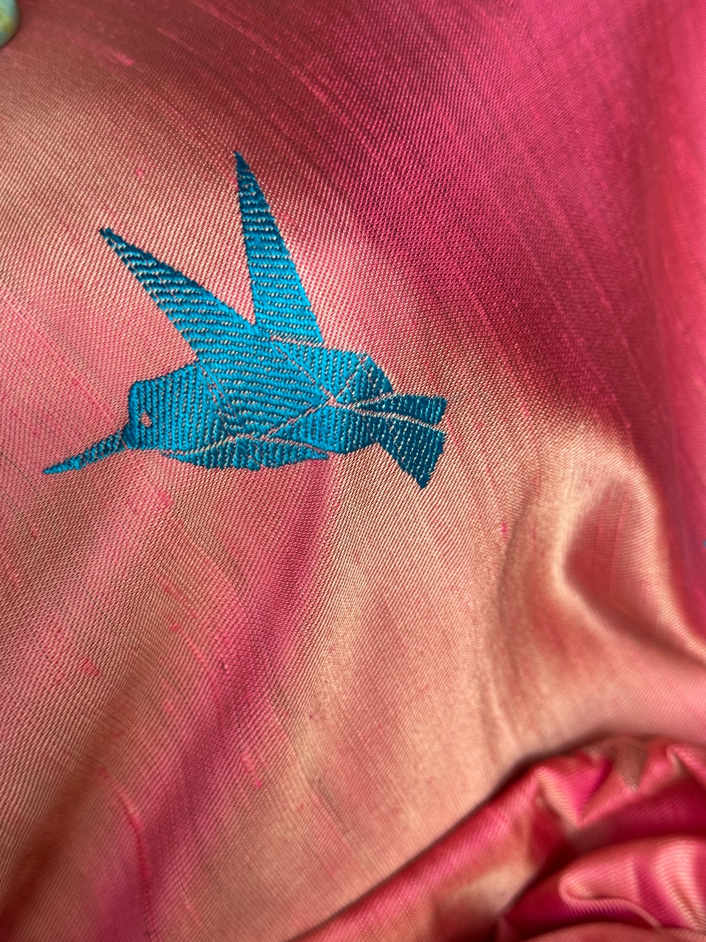 Trendy look Peach pink Dupion pure silk twill weave handwoven Gadwal without border saree with unstitched blouse