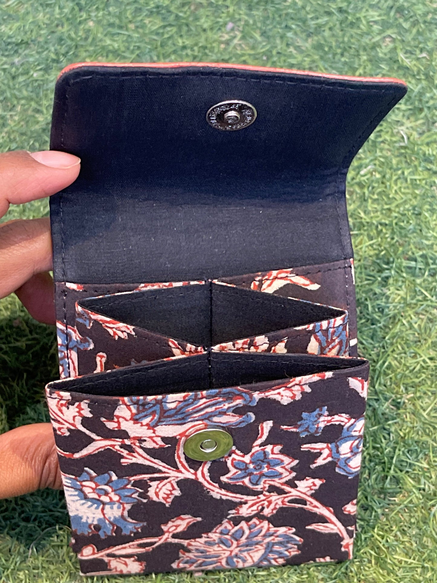 Cards and cash holder with 3 pockets - handcrafted fabrics and leather based