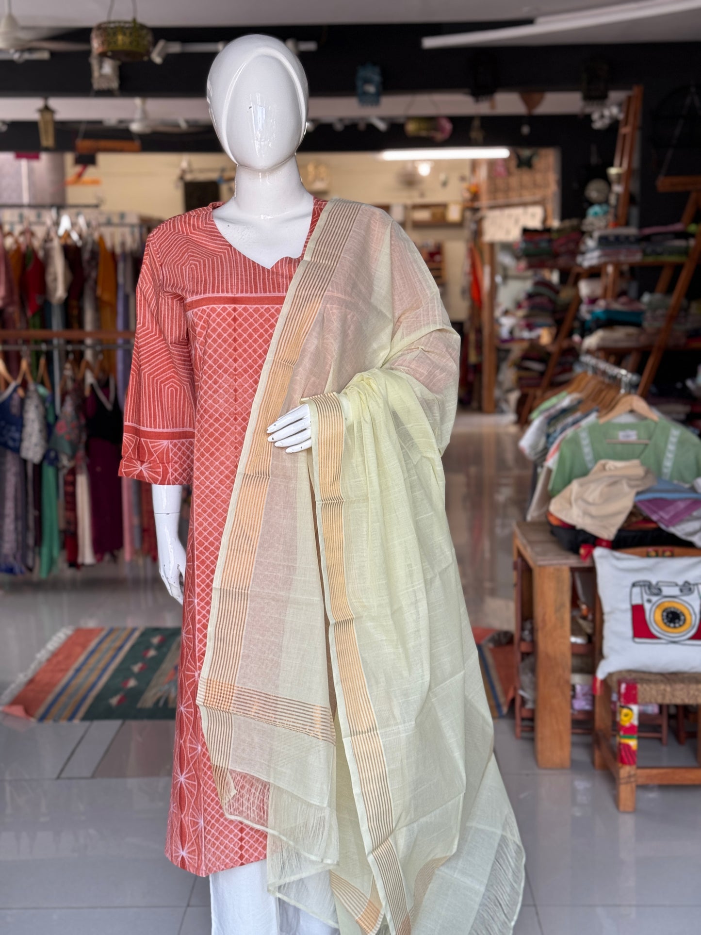Handwoven plain Venkatagiri cotton dupatta