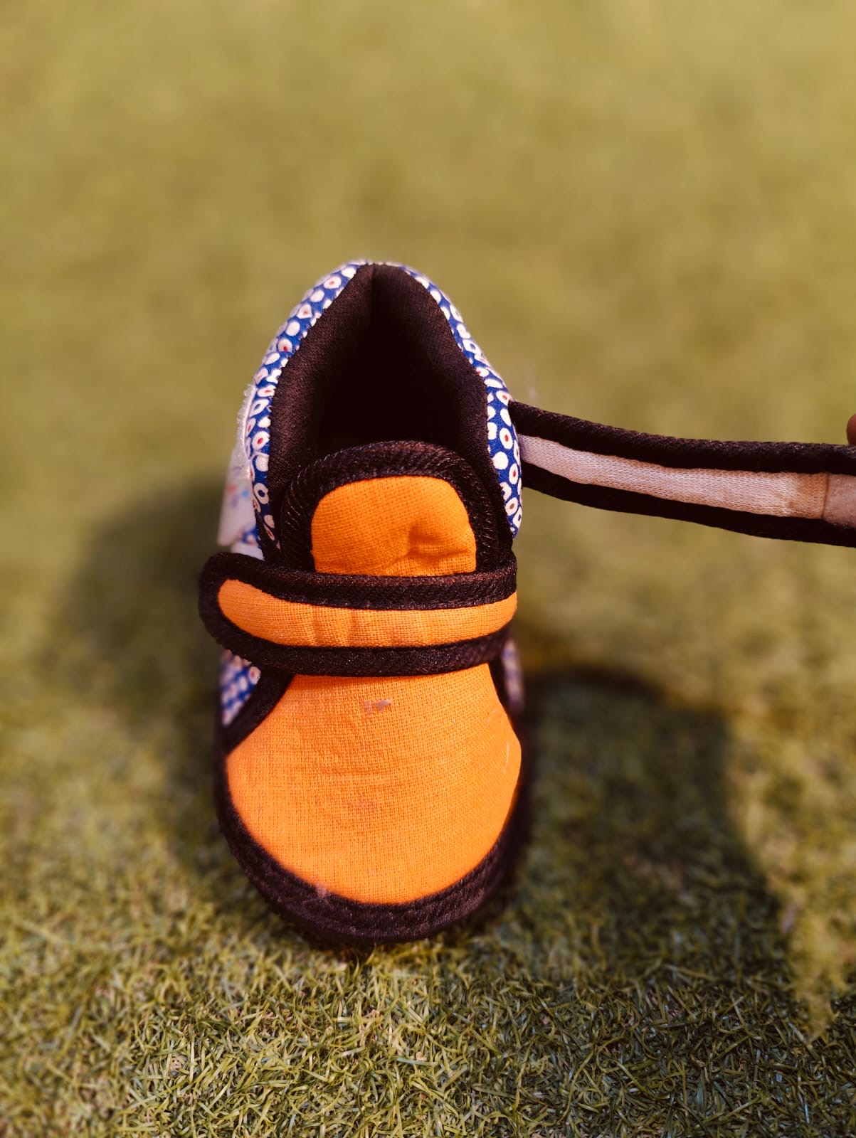 Toddlers colorful squeaky shoes - multiple designs