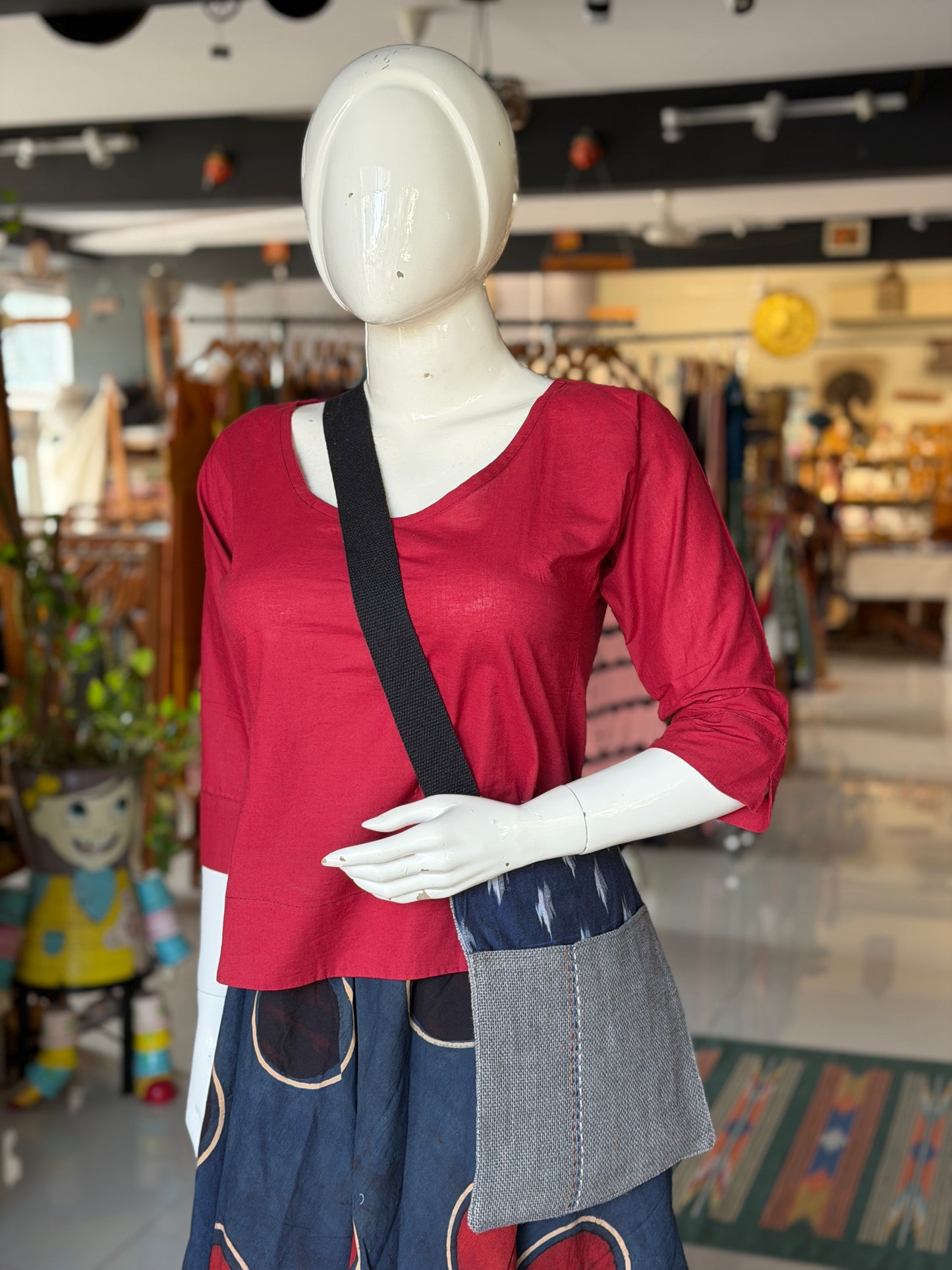 Plain maroon cotton short top with sleeves