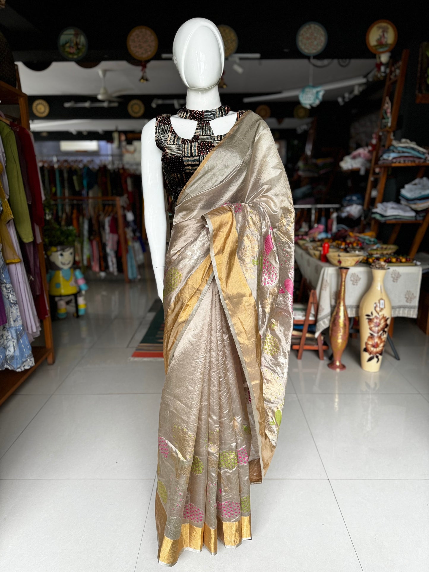 Elegant gold Chanderi pure silk handwoven peacock motif skirt border grand saree