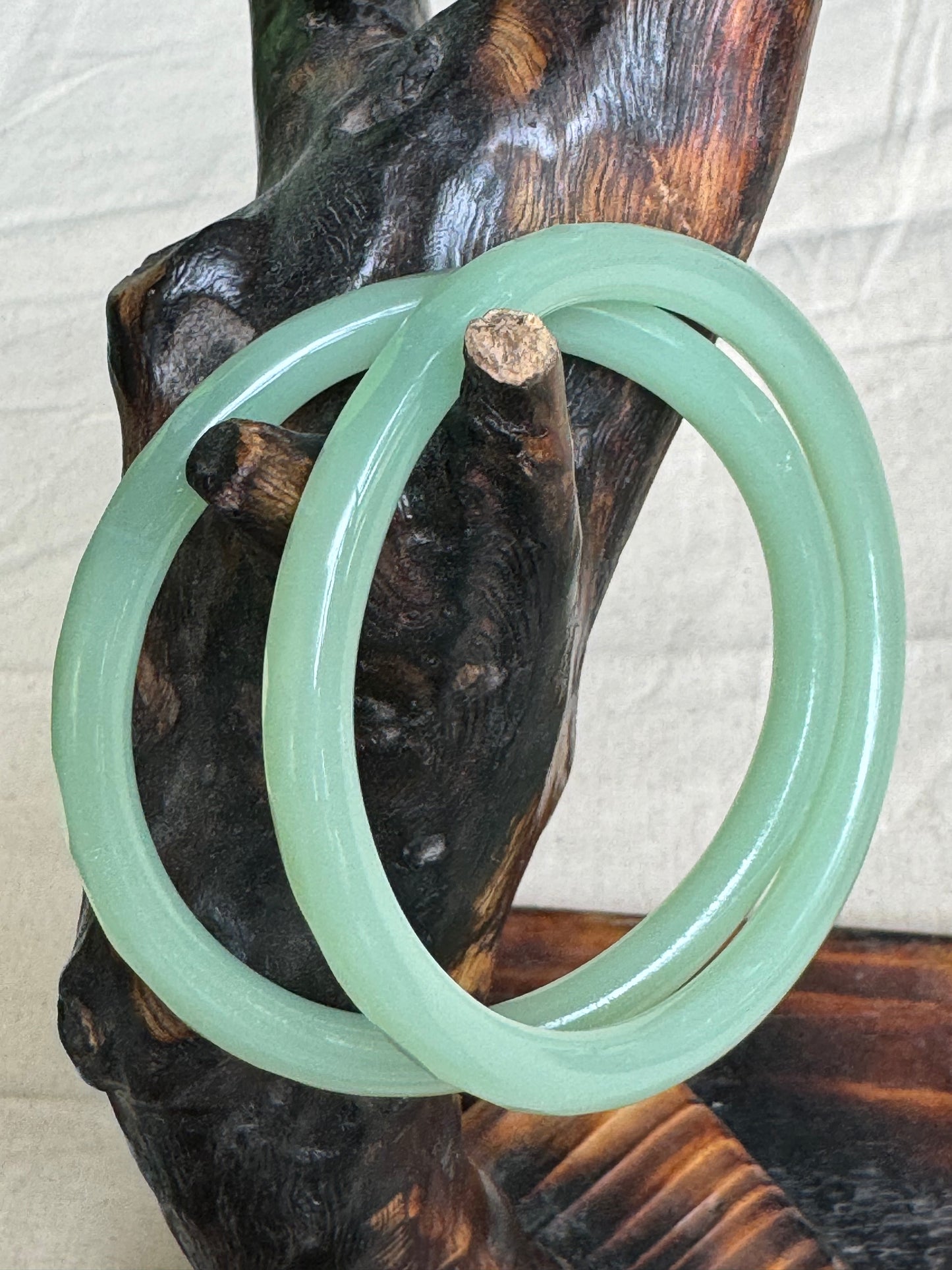 Cut work glass handcrafted bangle - single