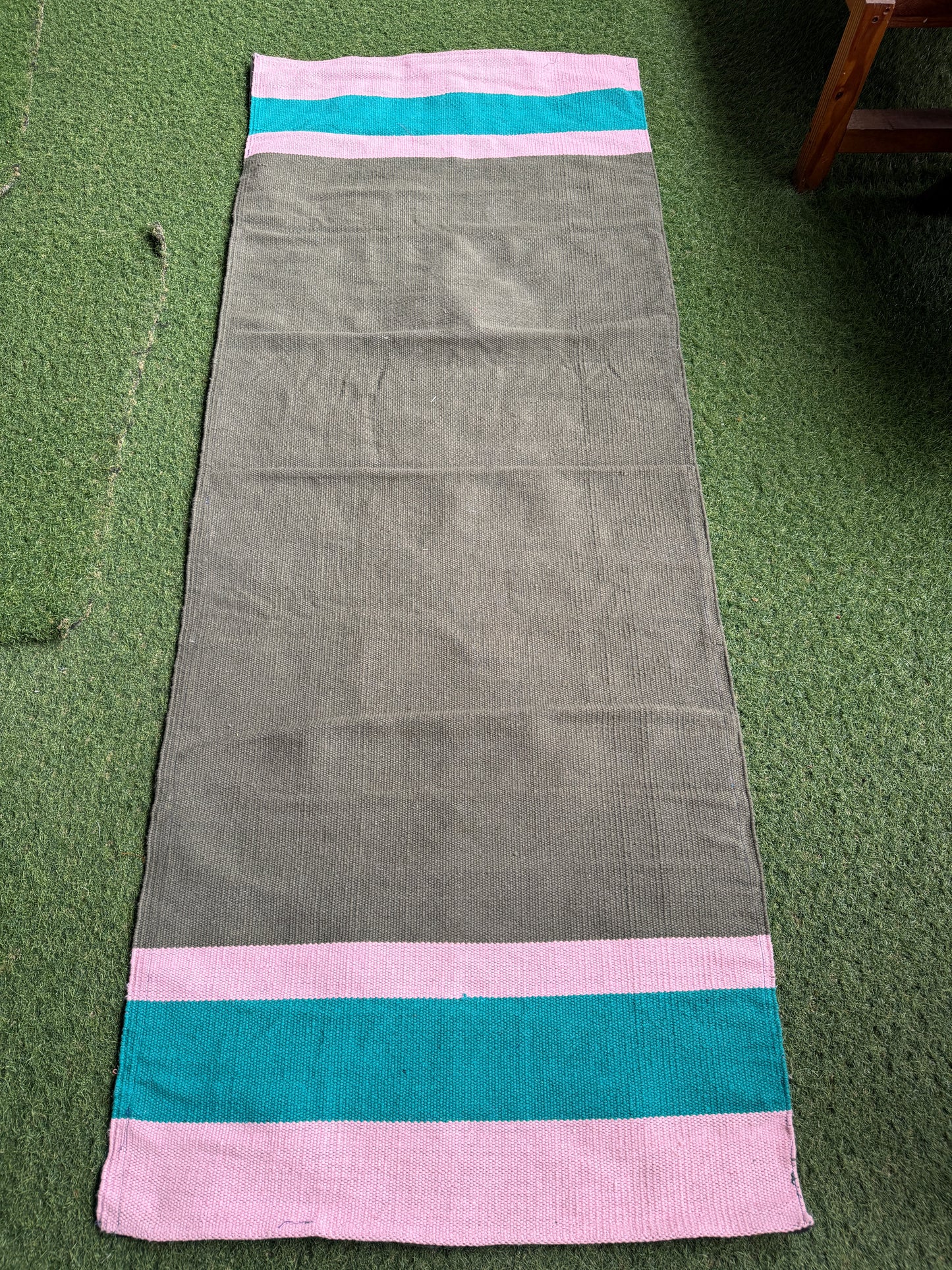 Cotton handwoven yoga mat with anti skid silicon bottom grip