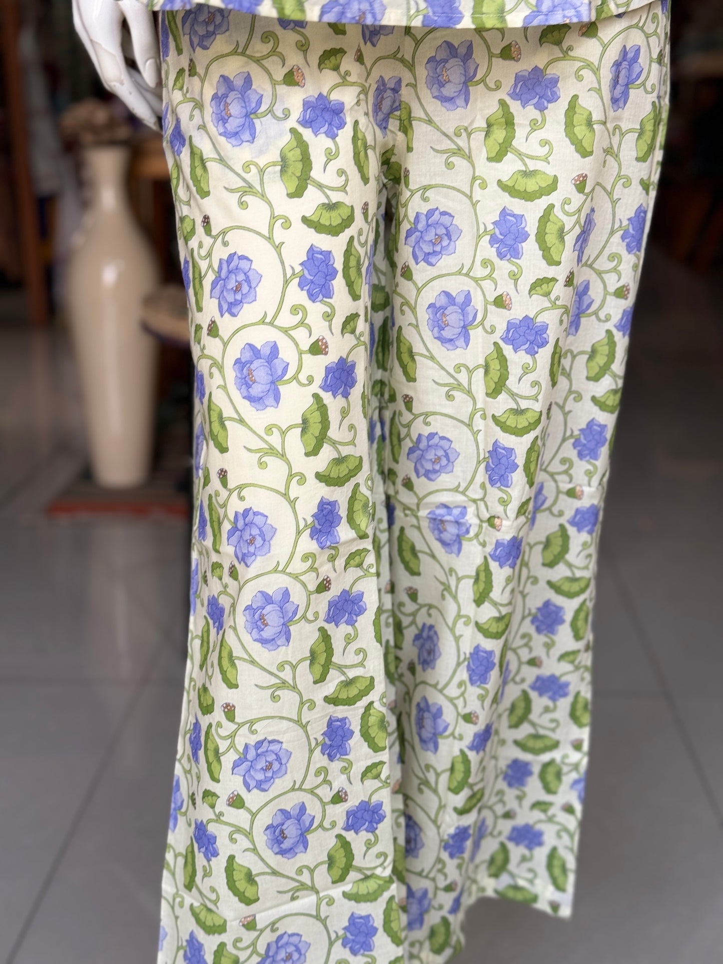 Light green floral printed cotton lounge wear set