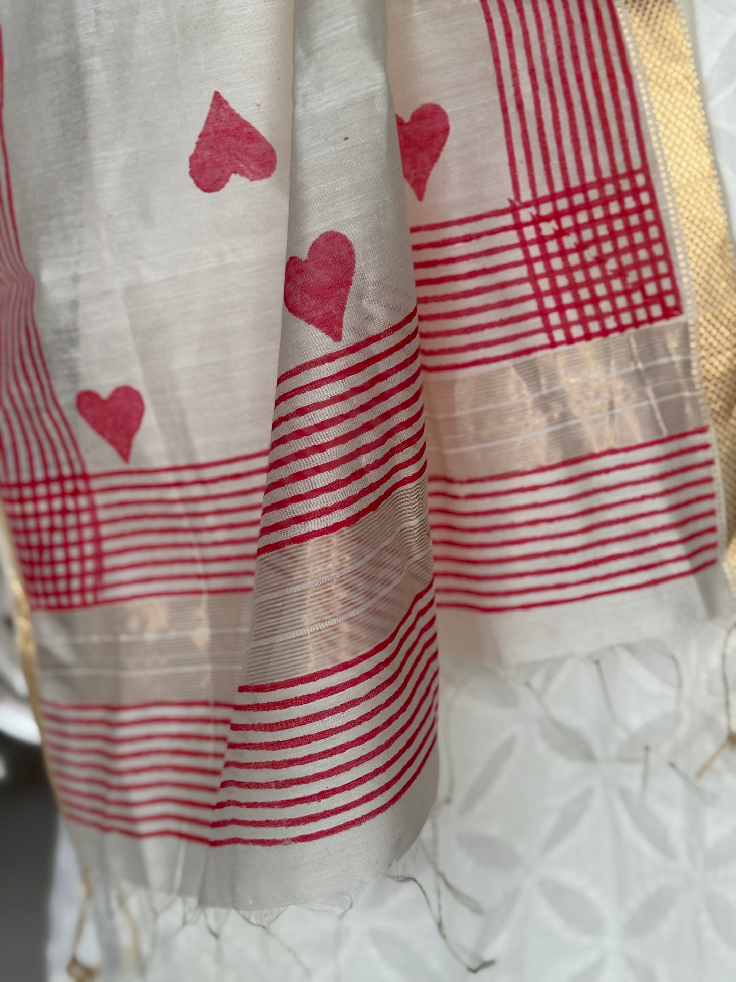 Off white hand woven, hand block printed, Maheshwari silk cotton stole - click to see designs