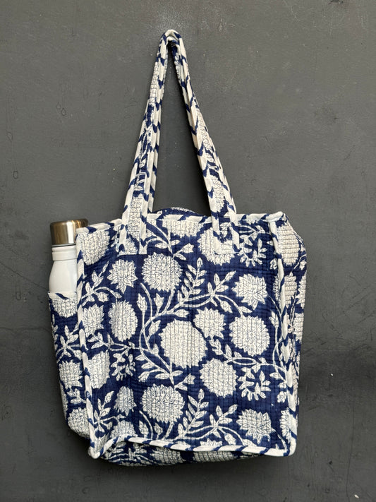 Lunch bag in hand block printed cotton with zipper closure