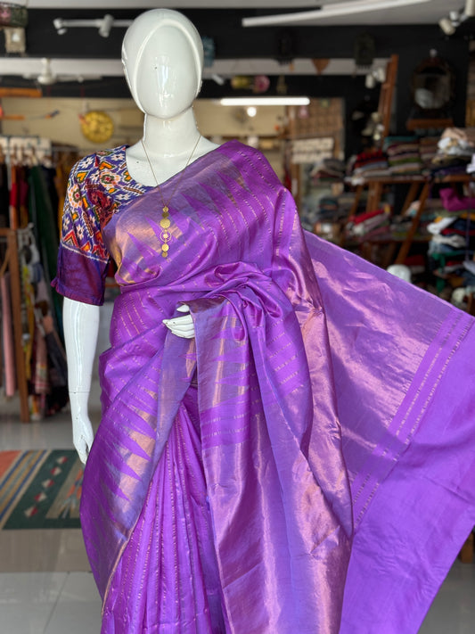 Lavender pure silk handwoven Gadwal saree with zari kuttu temple border