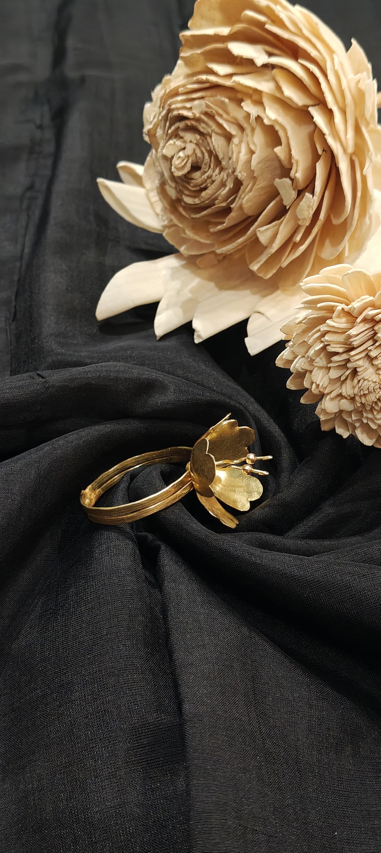 Brass handcrafted napkin rings - set of 2 - flower design