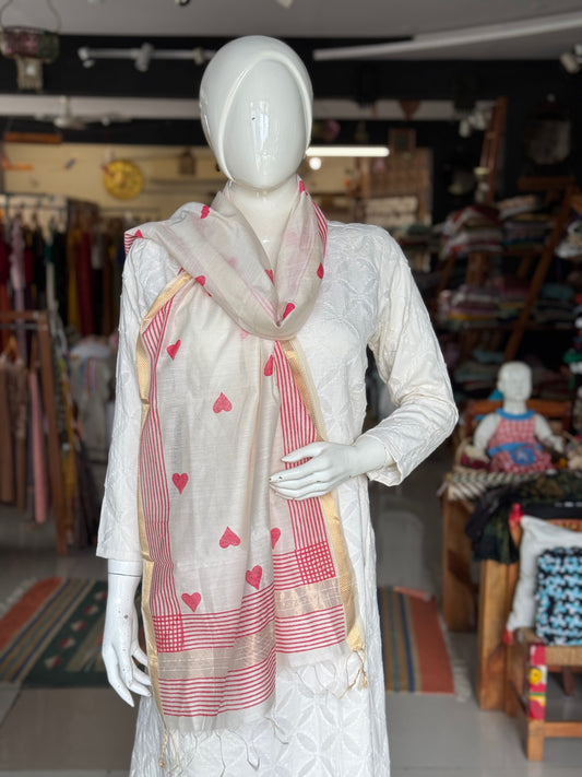 Off white hand woven, hand block printed, Maheshwari silk cotton stole - click to see designs