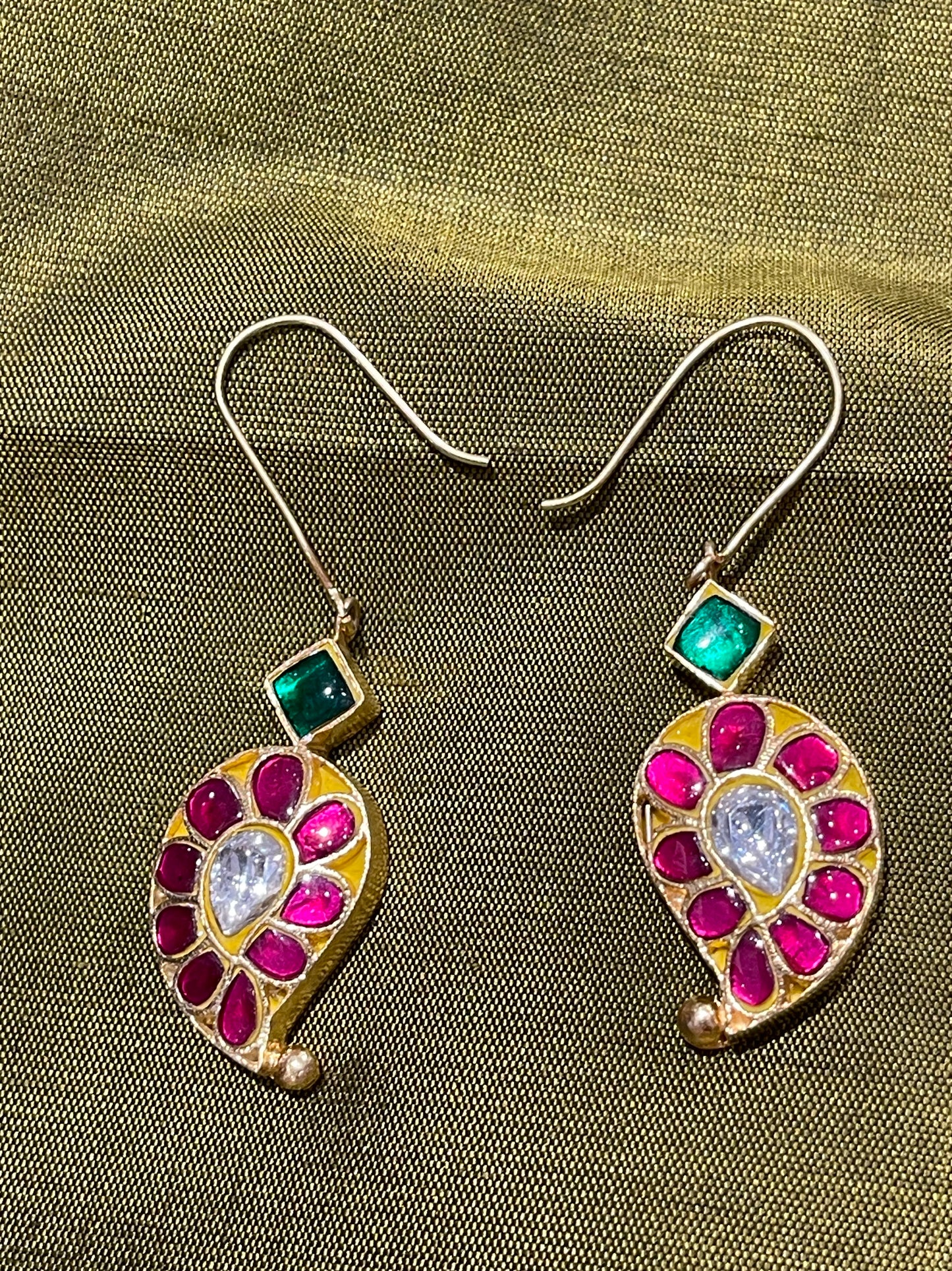 Paisley pink and green stones hooks - Gold polish 92.5 sterling silver