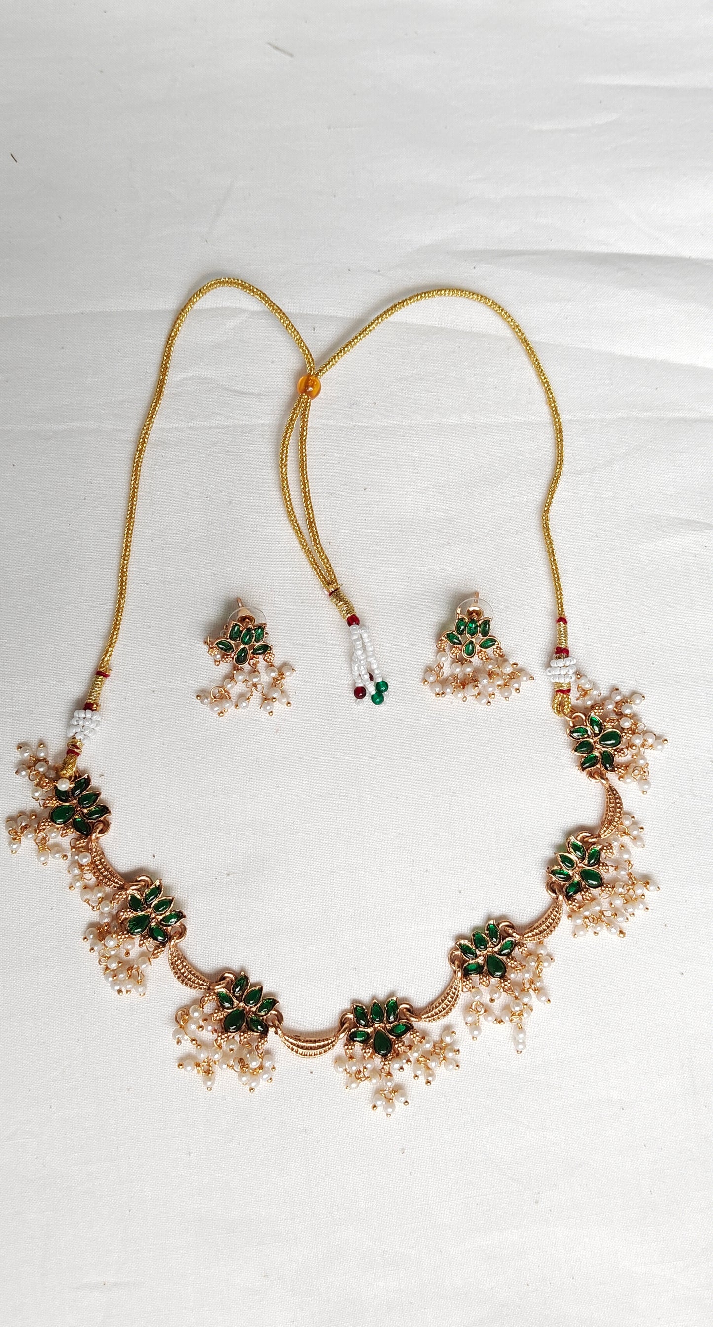 Green lotuses with pearl drops - neckpiece earrings set