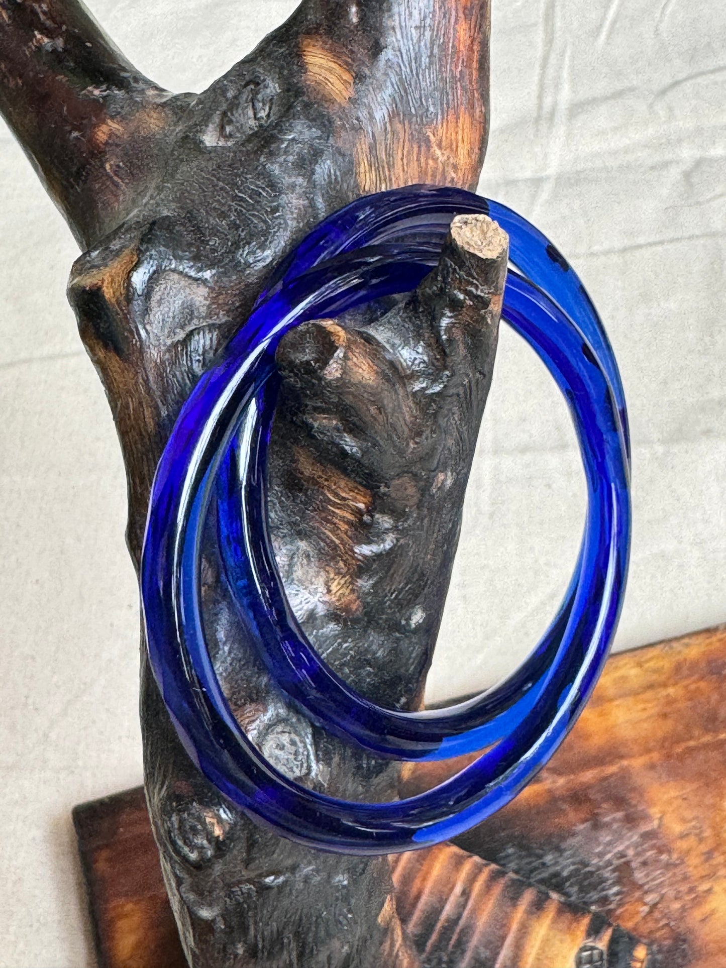 Cut work glass handcrafted bangle - single