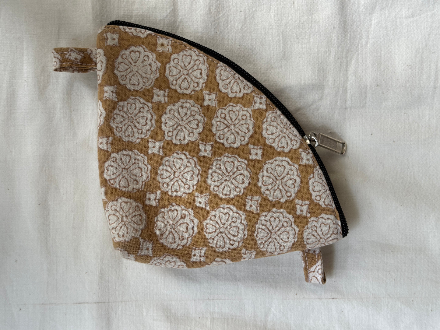 Pizza slice handwoven fabric pouch with zipper closure