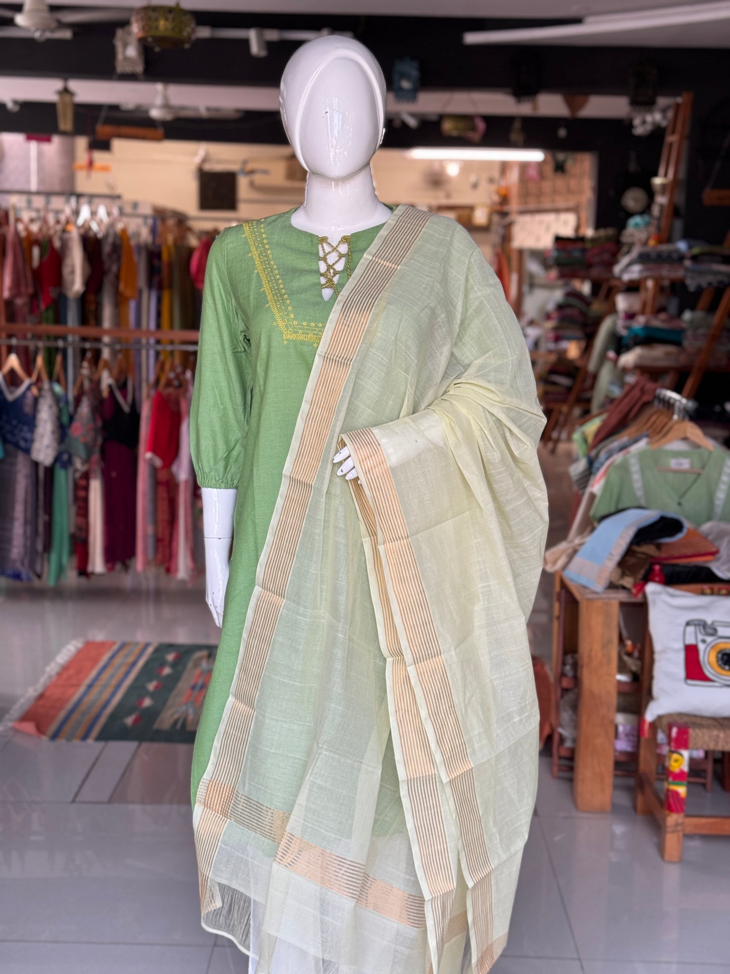 Handwoven plain Venkatagiri cotton dupatta