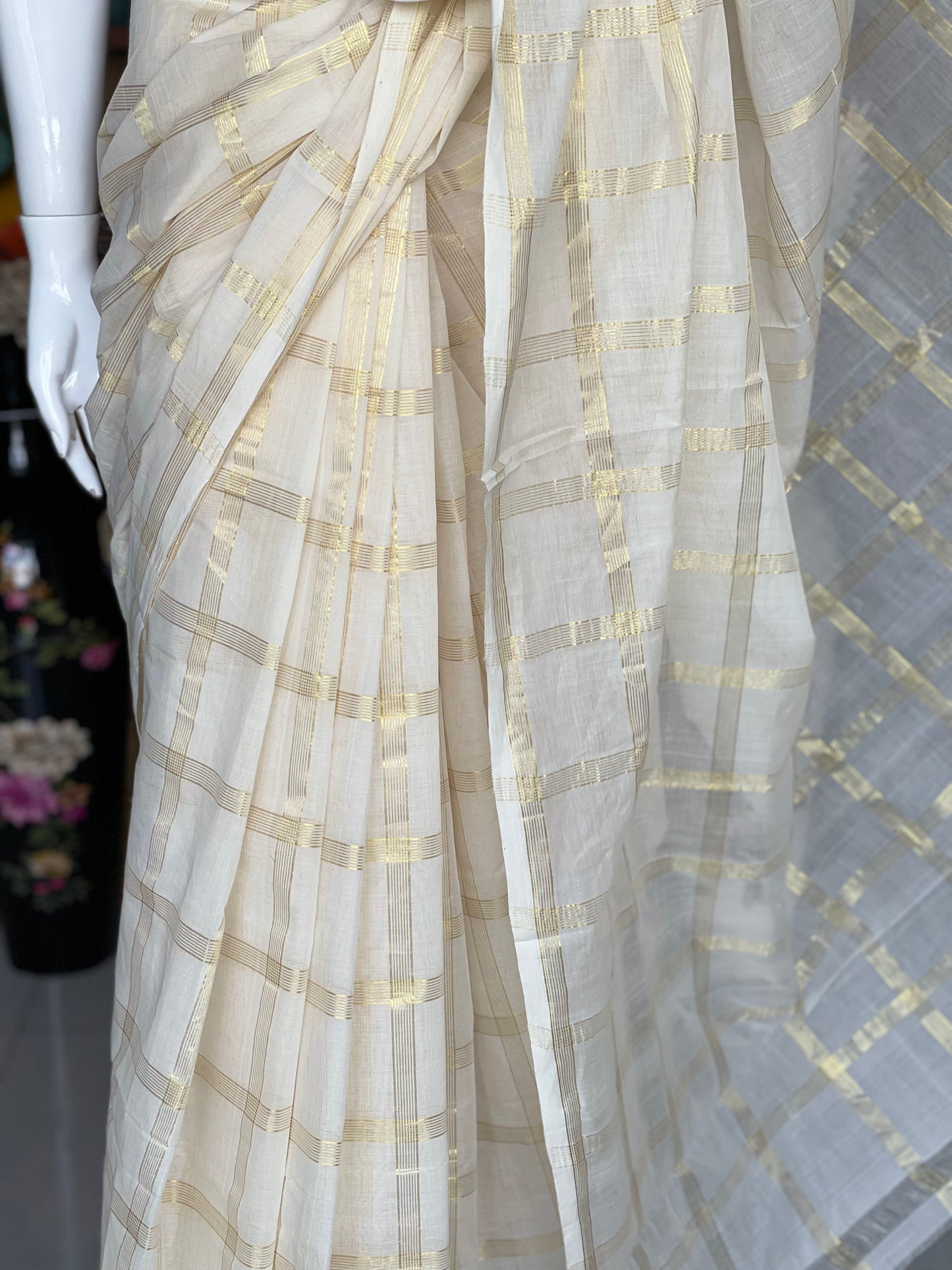 Cream with multiple lines big checks cotton Venkatagiri handloom saree
