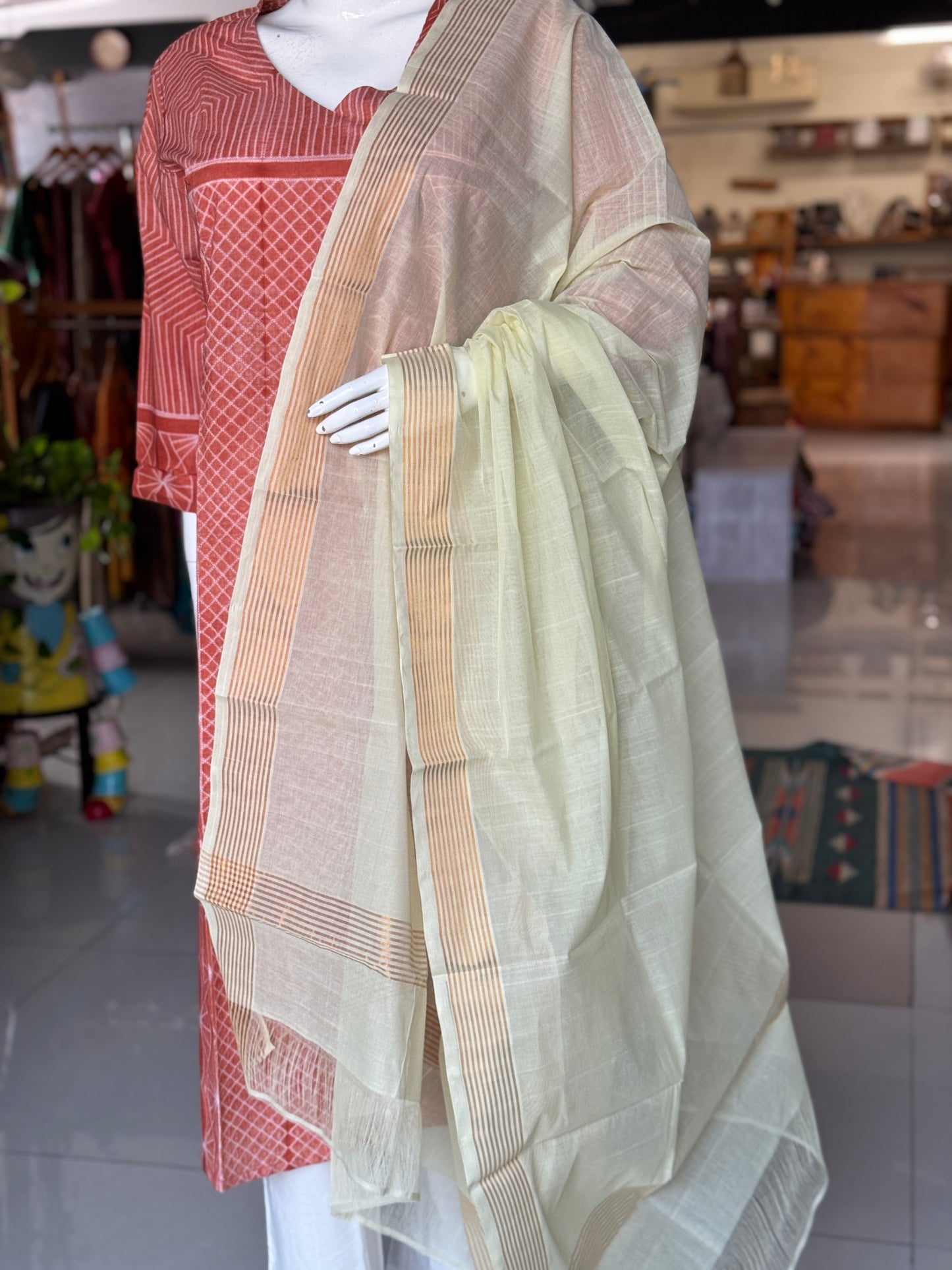 Handwoven plain Venkatagiri cotton dupatta
