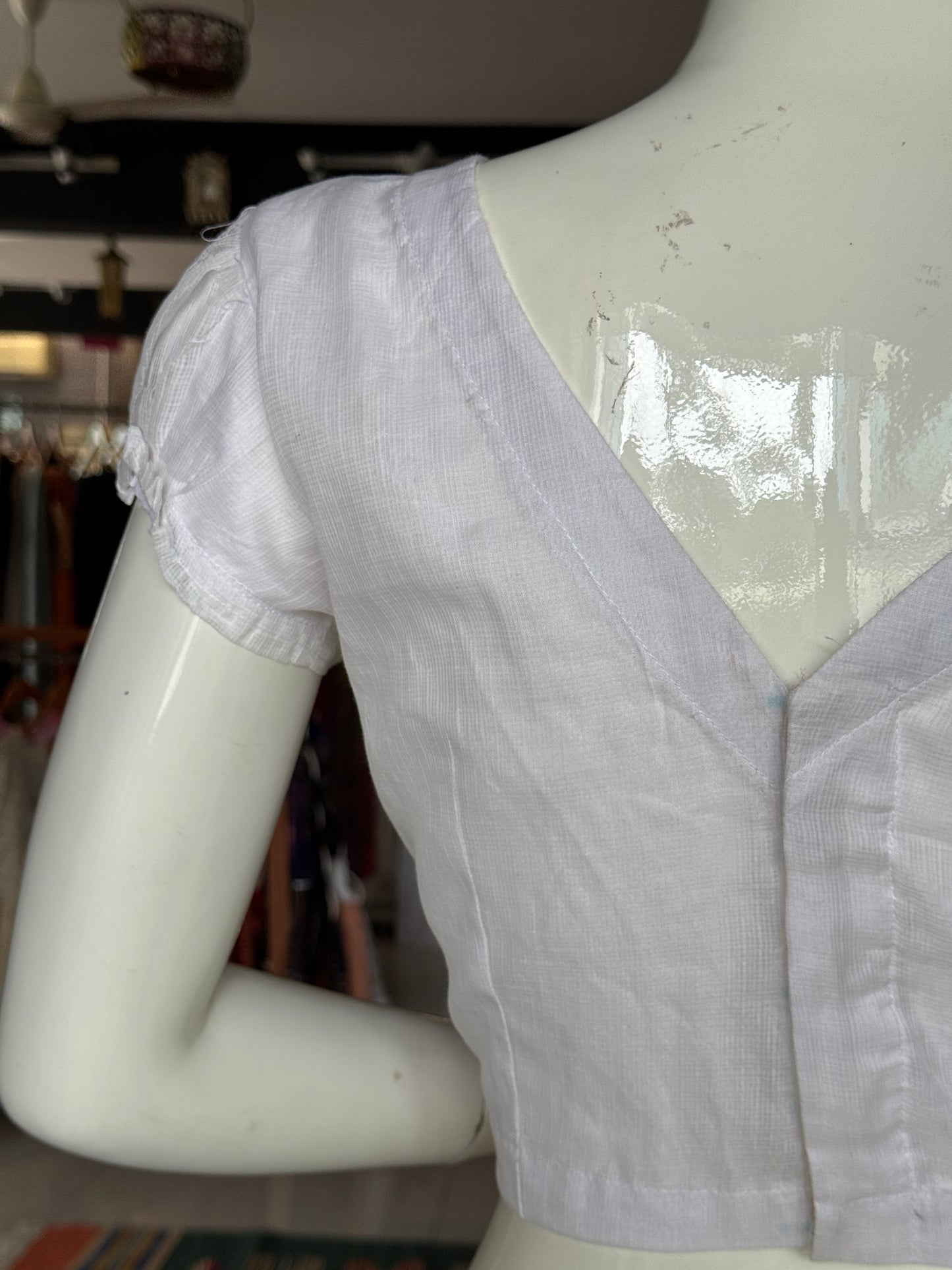 White kota cotton back open blouse with puff sleeves