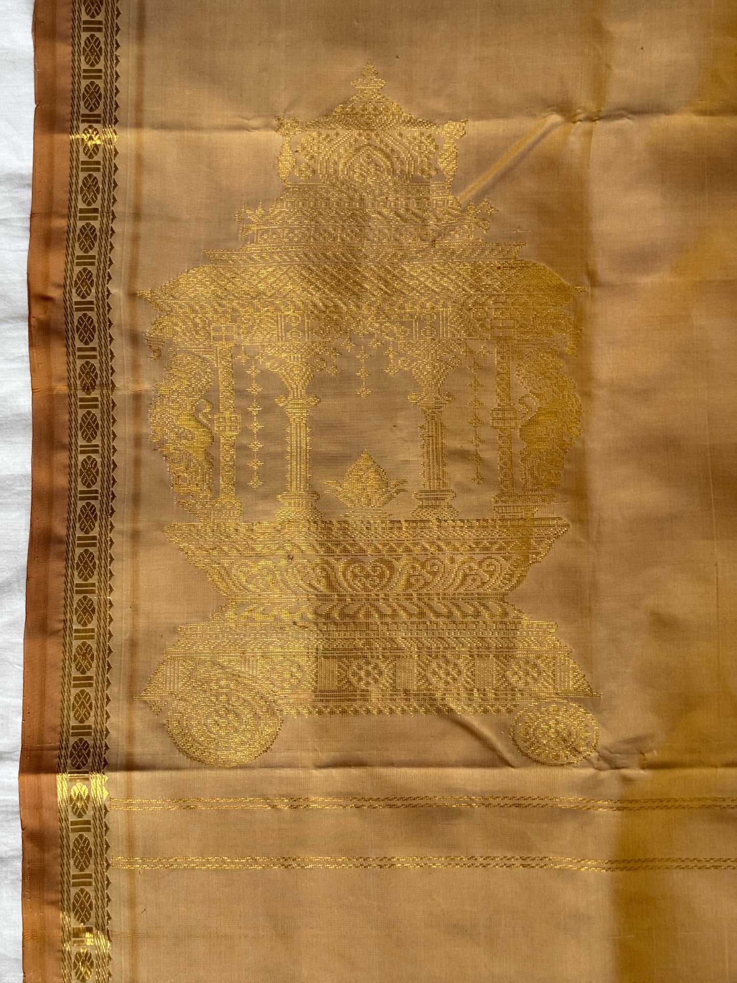 Elegant beige pure silk handloom Kumbakonam pattu saree with rath chariot palla