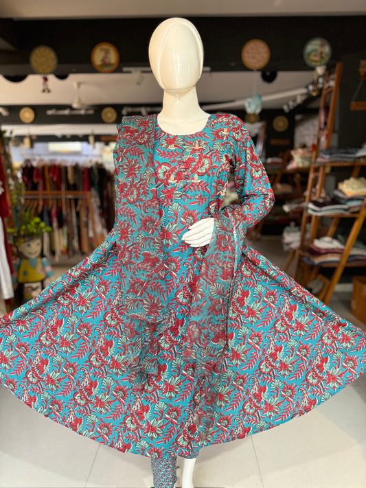 Rama green floral print cotton flared Kurti, pants and chiffon dupatta set - with hand work on yoke, full long sleeves and tassels for dupatta