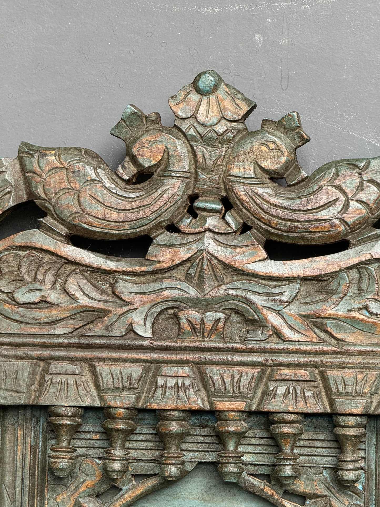 Blue distress finish vintage look jharokha with wall clock