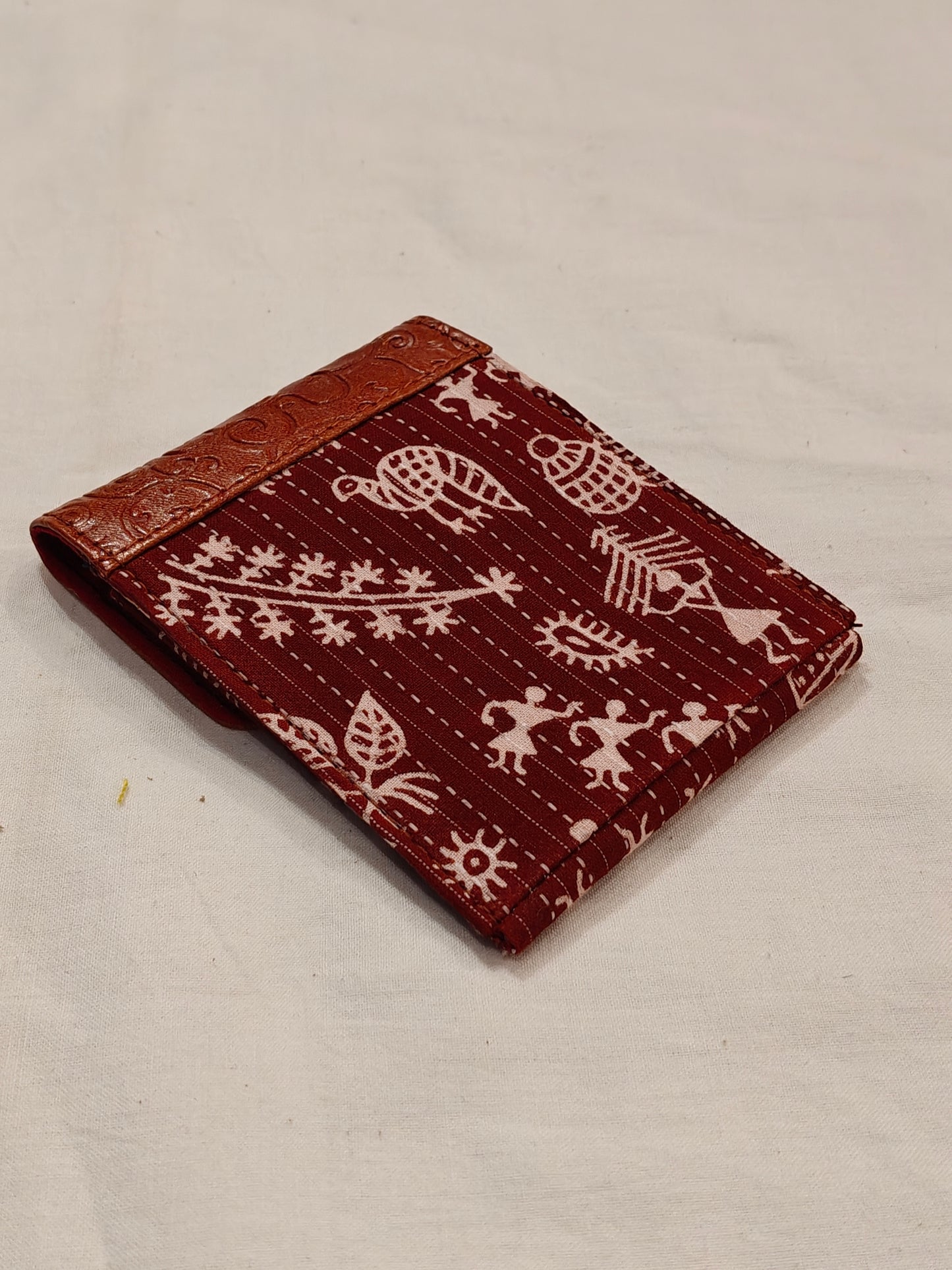 Cards and cash holder with 3 pockets - handcrafted fabrics and leather based