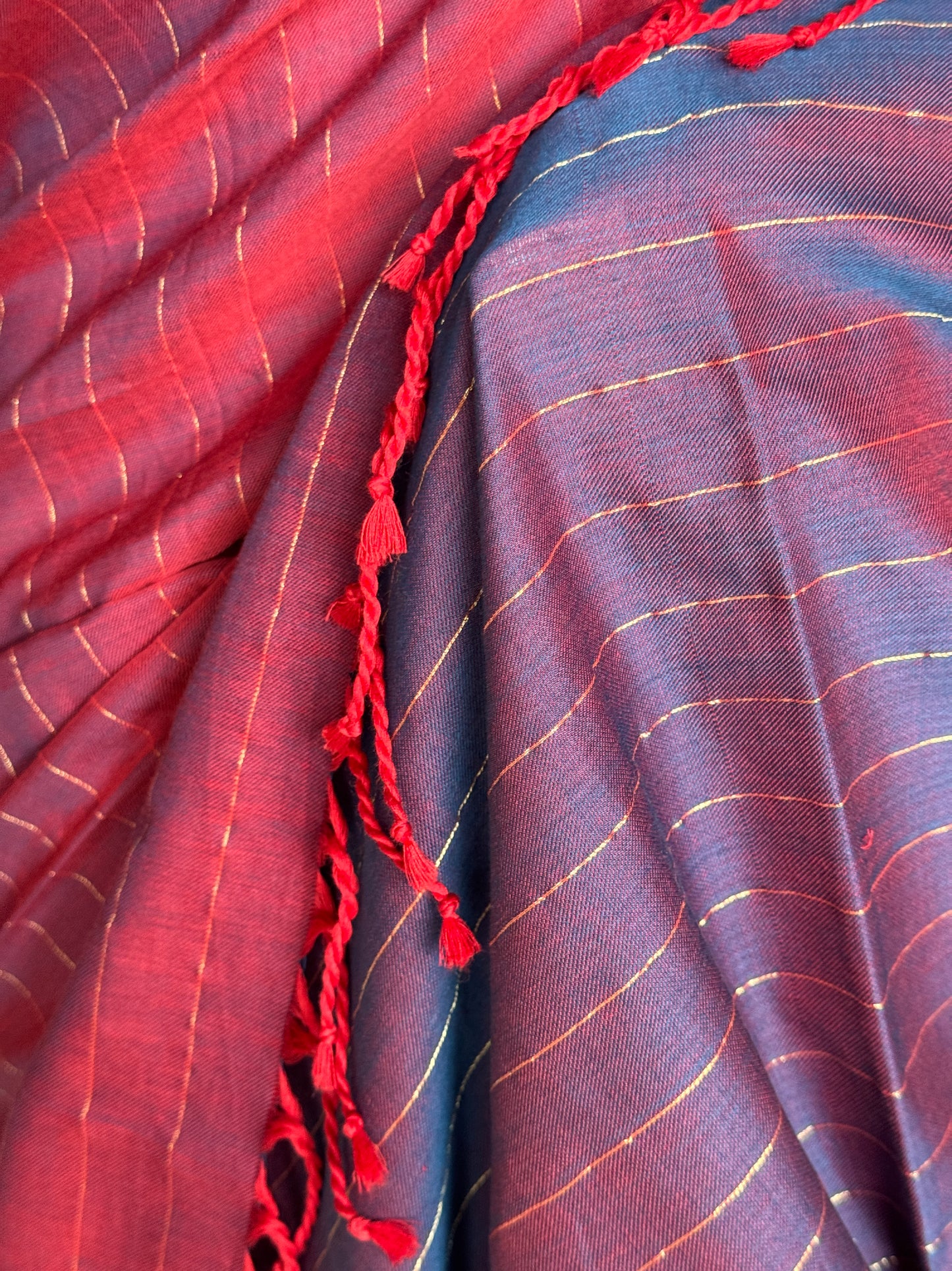 Purple and maroon reversible handwoven 4 pedal weave cotton Maheshwari saree all over stripes