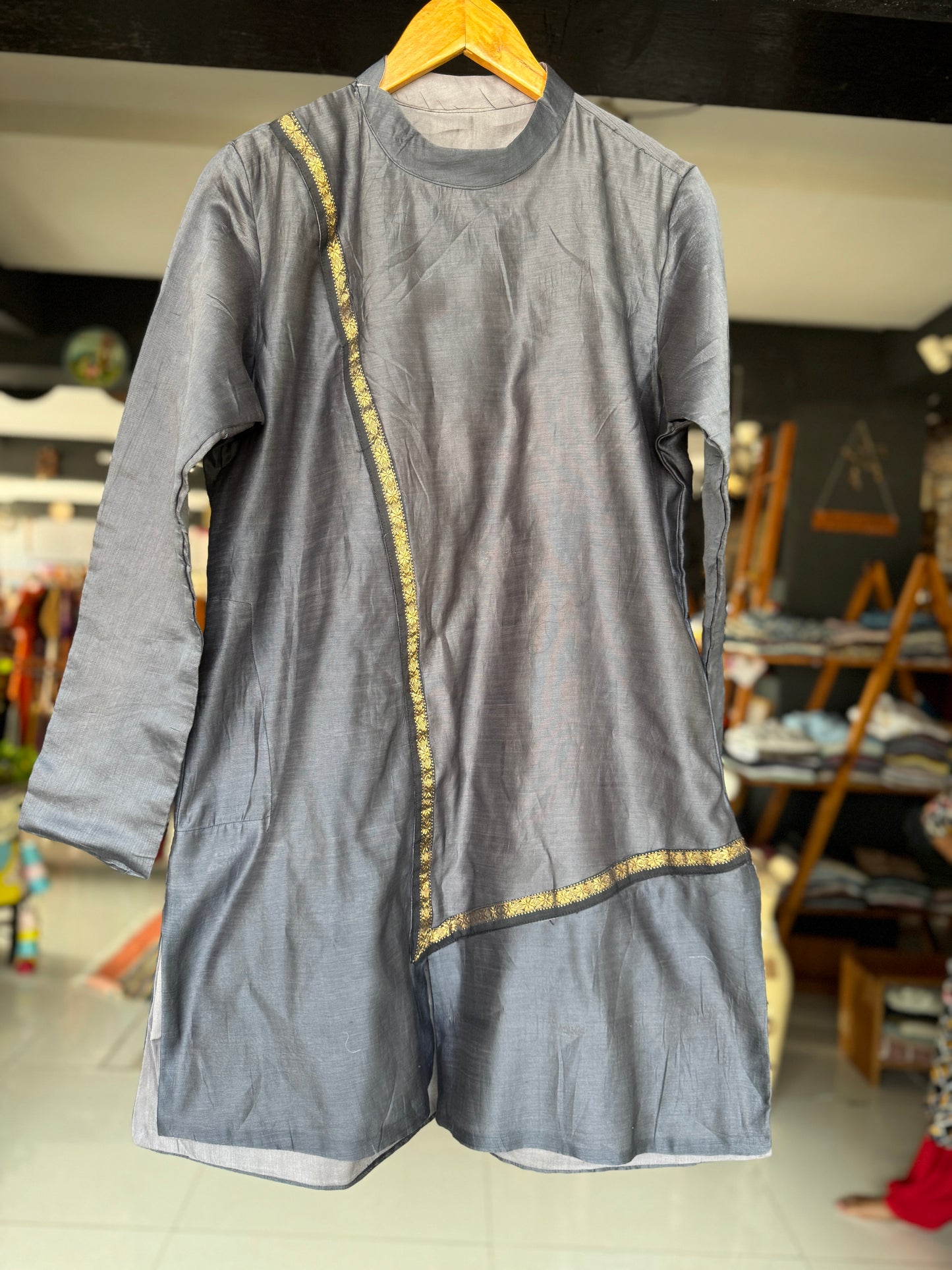 Grey Maheshwari silk cotton handwoven full sleeves kurta for boys with asymmetric border detailing