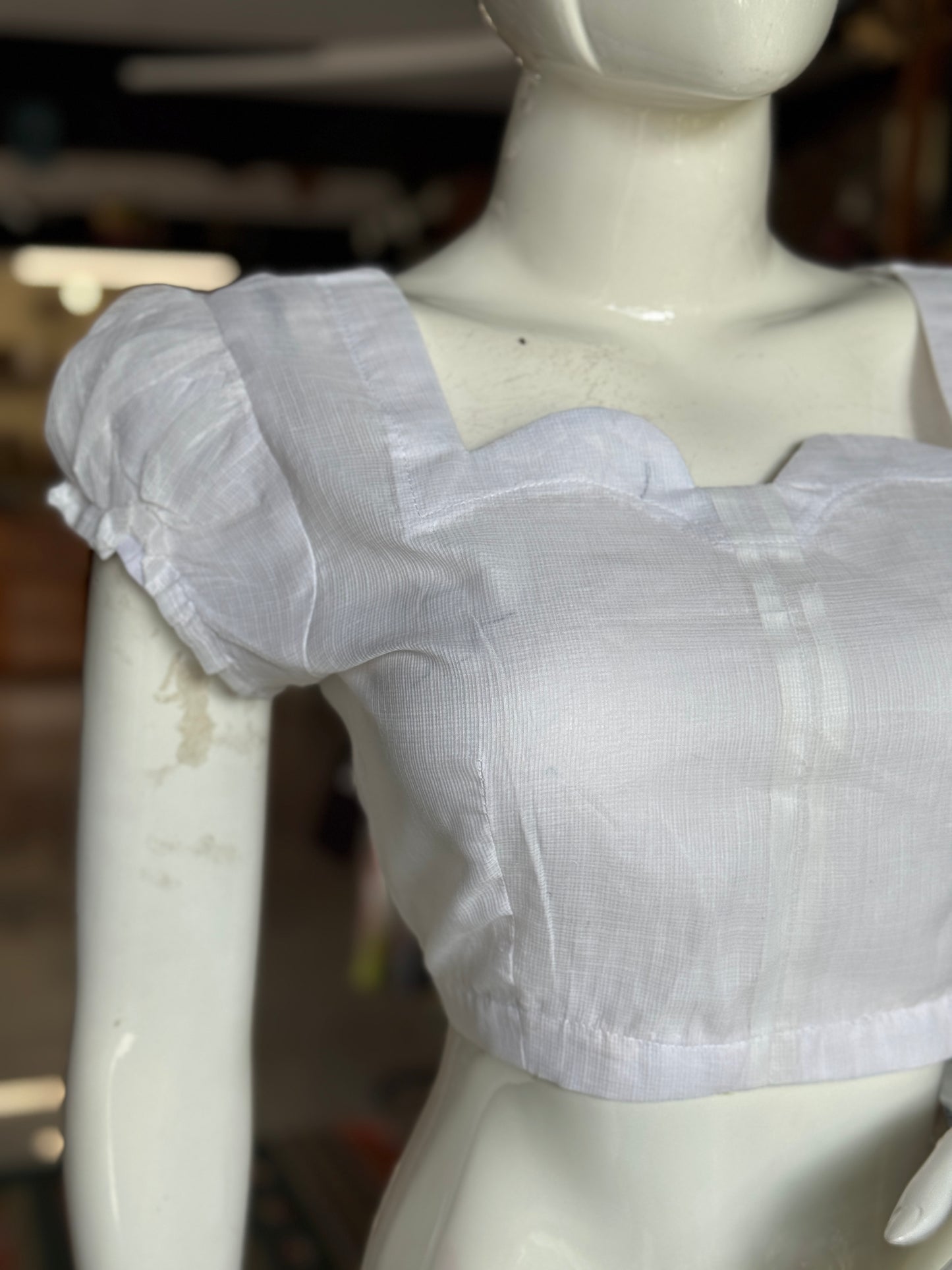 White kota cotton back open blouse with puff sleeves