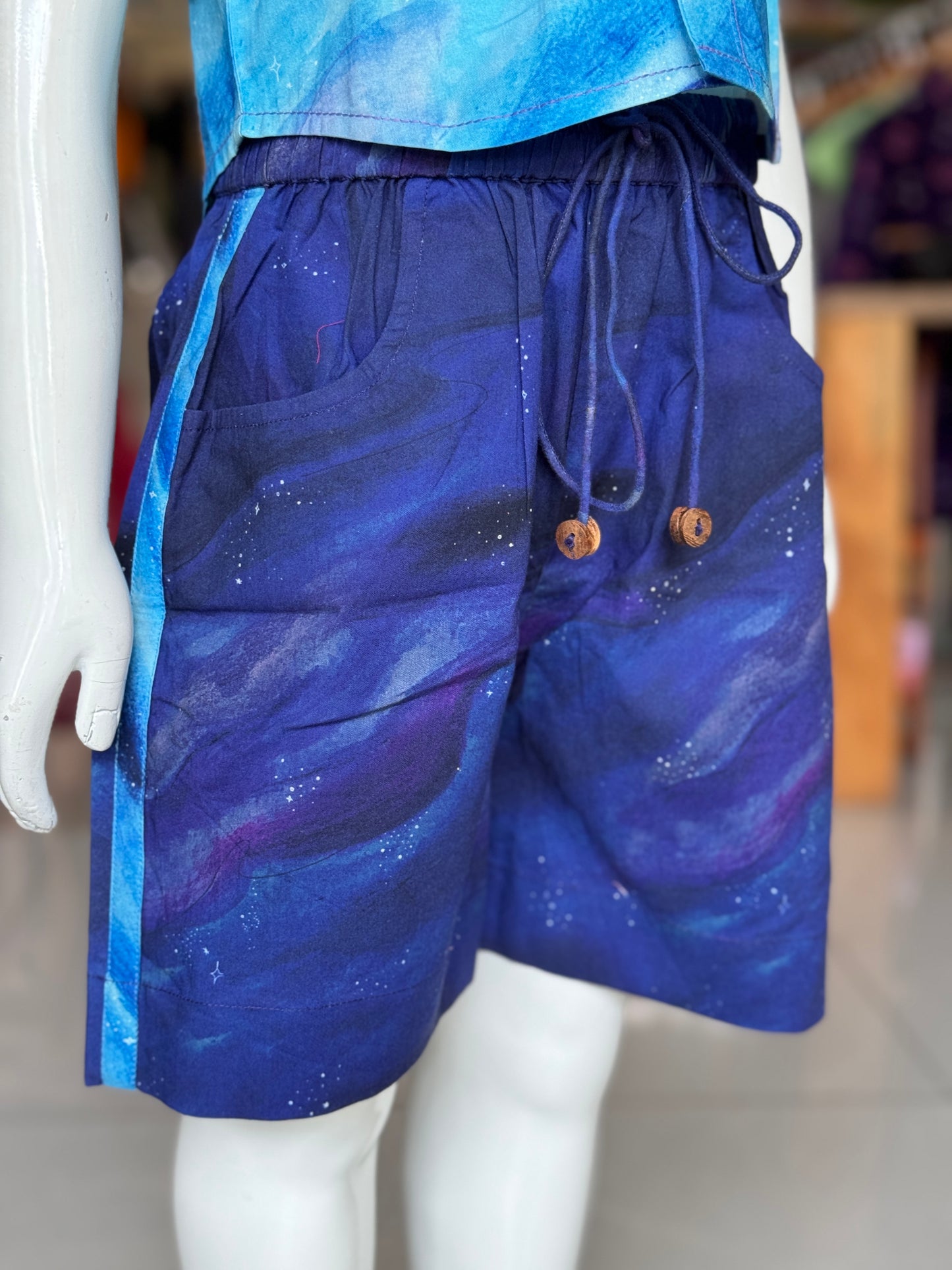Dark blue cotton shorts with contrast vertical patch