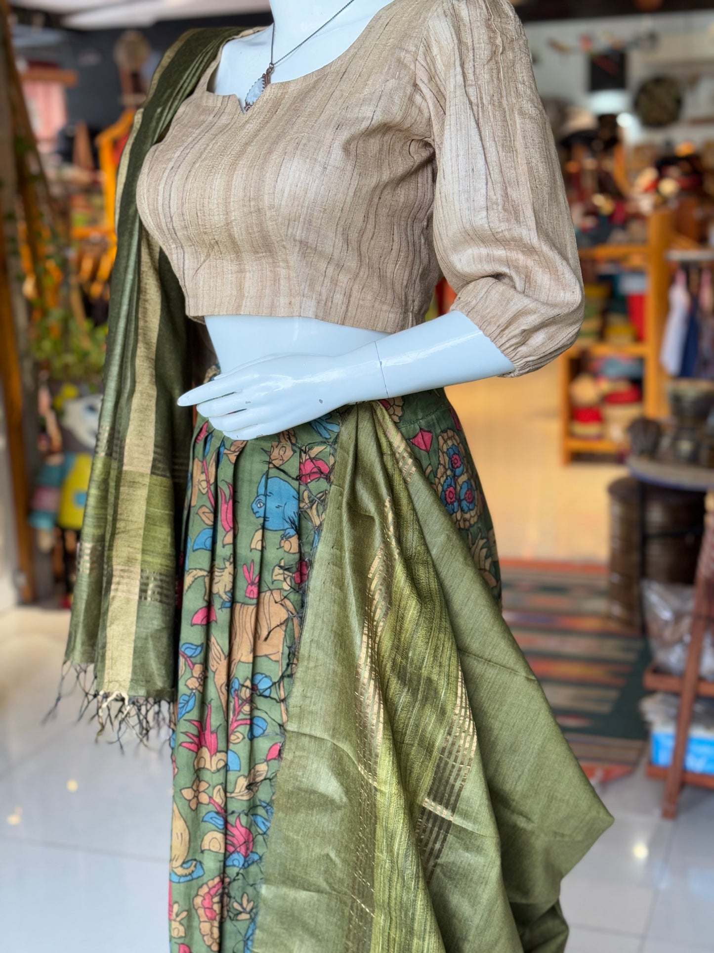 Green handwoven tussar x mulberry spun silk dupatta