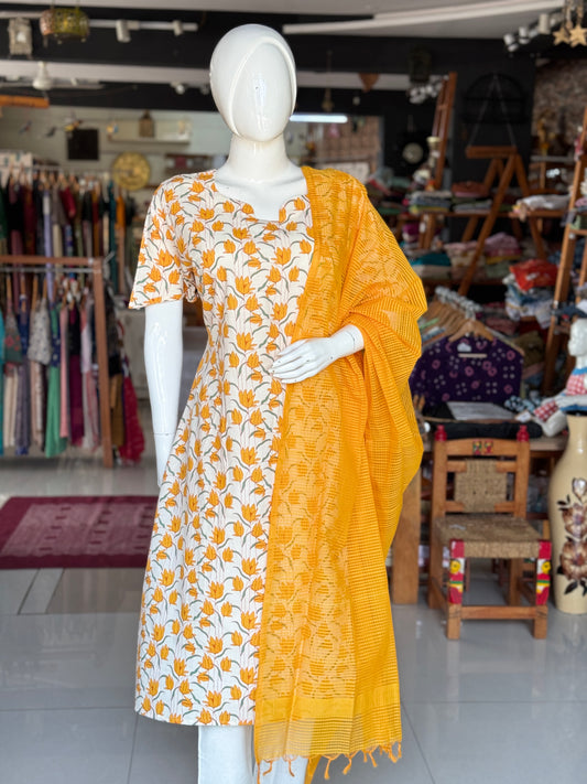 Yellow mangalagiri cotton handloom dupatta