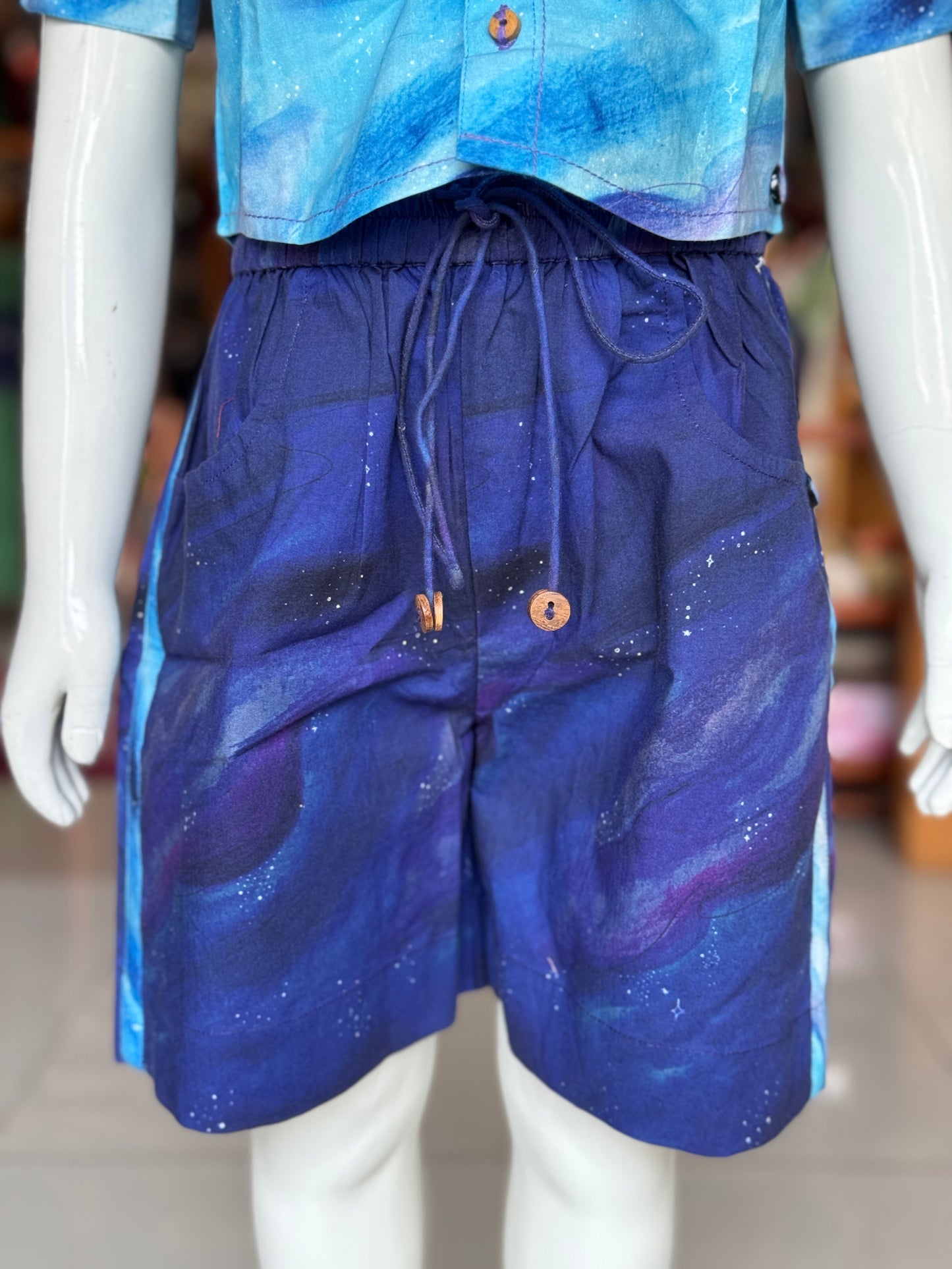 Dark blue cotton shorts with contrast vertical patch