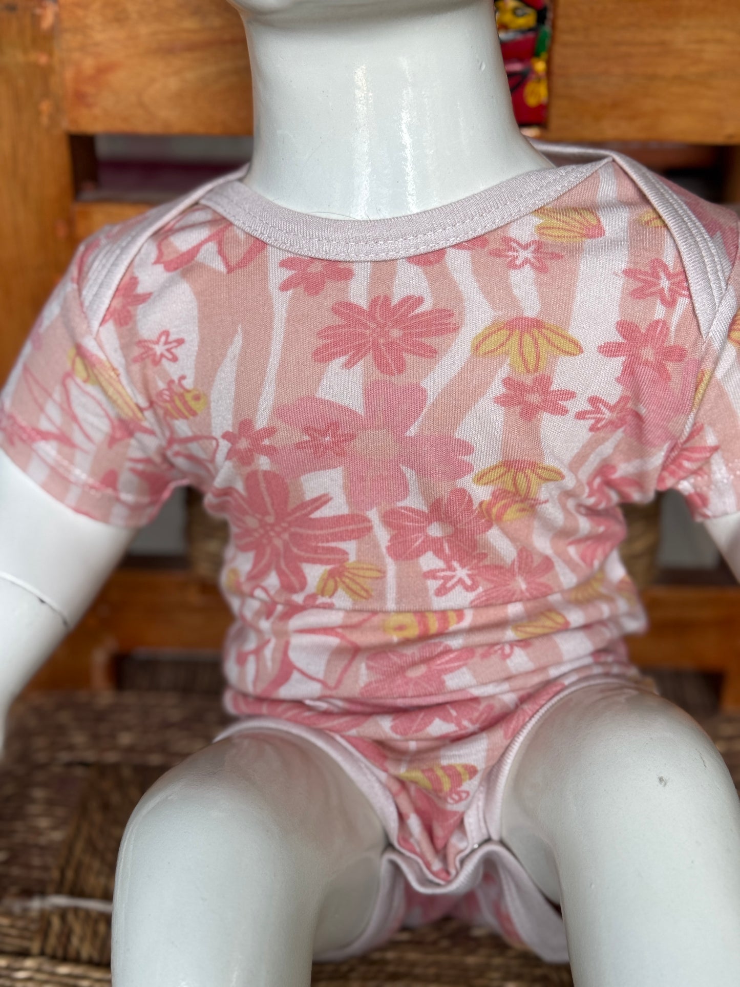 Onesie in soft knit bamboo with cute prints - unisex