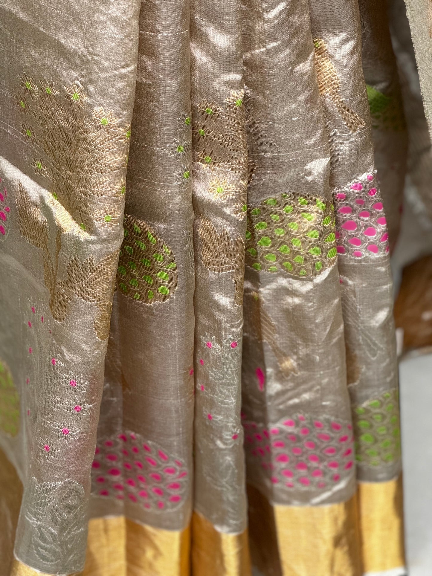 Elegant gold Chanderi pure silk handwoven peacock motif skirt border grand saree