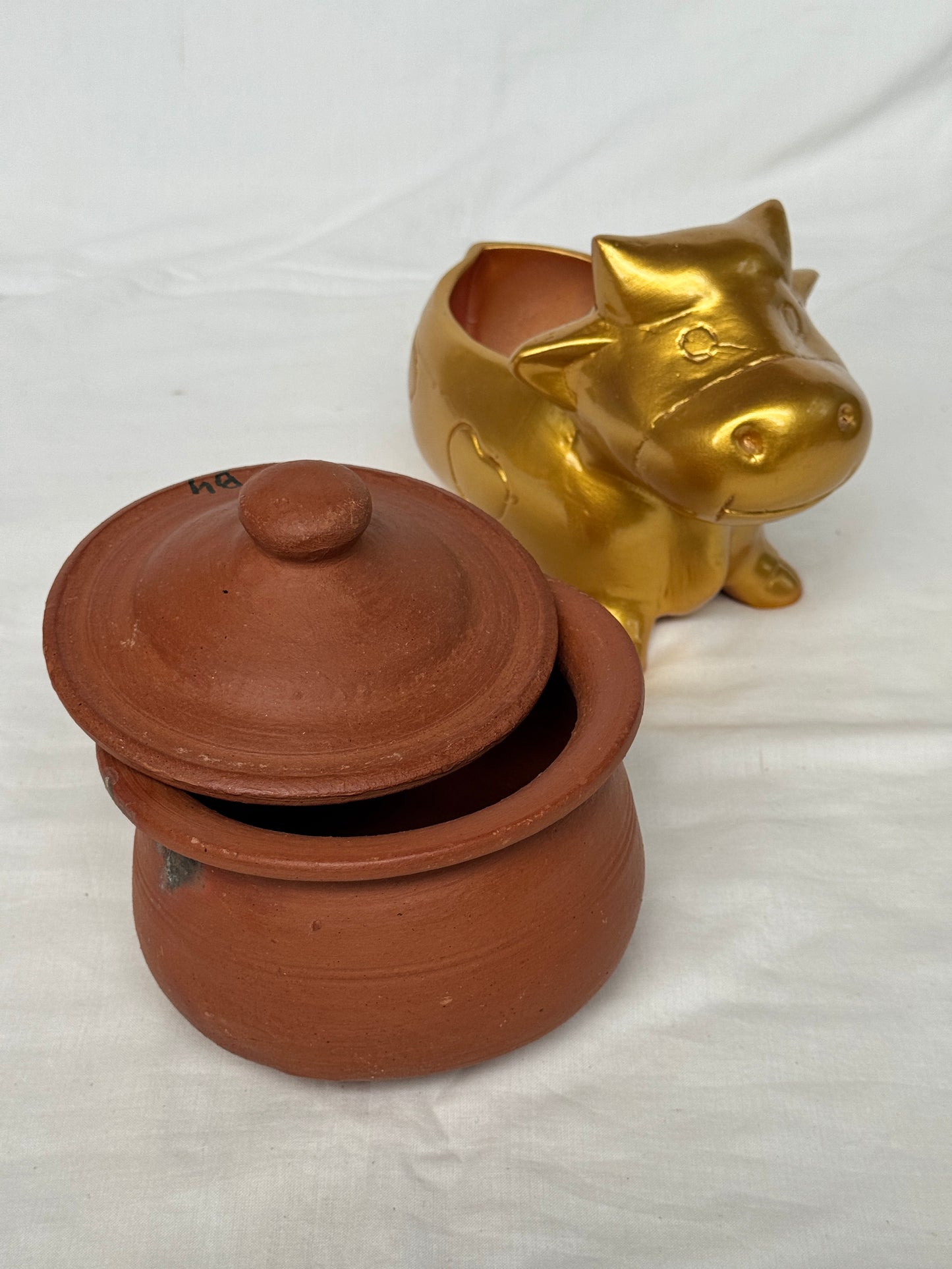 Clay cooking pots - different sizes available