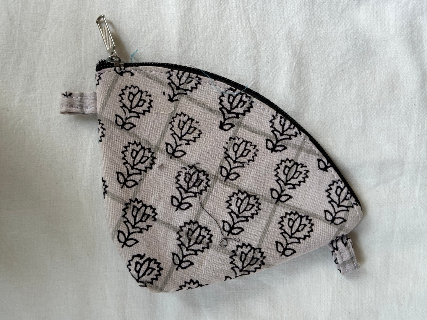 Pizza slice handwoven fabric pouch with zipper closure