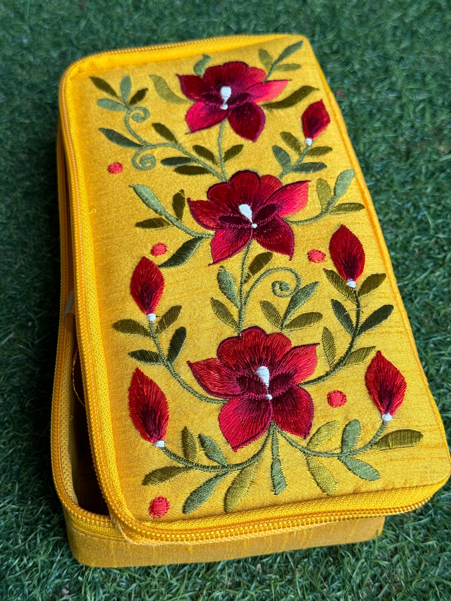 Rectangular 9 x 5 x 1.5 inches art silk box with machine embroidery