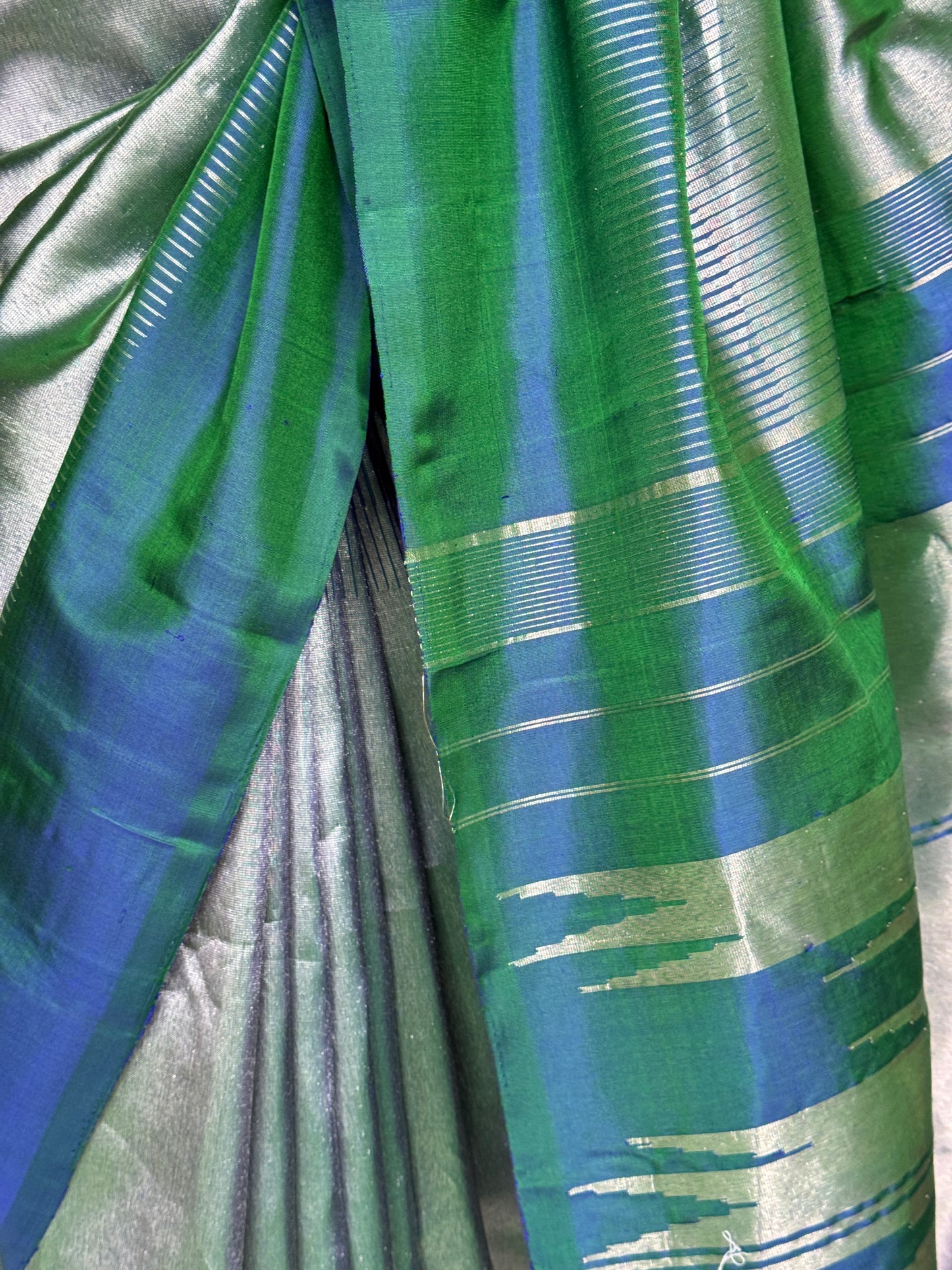 Turquoise n silver pure silk handwoven Gadwal 8 kol saree with unstitched blouse
