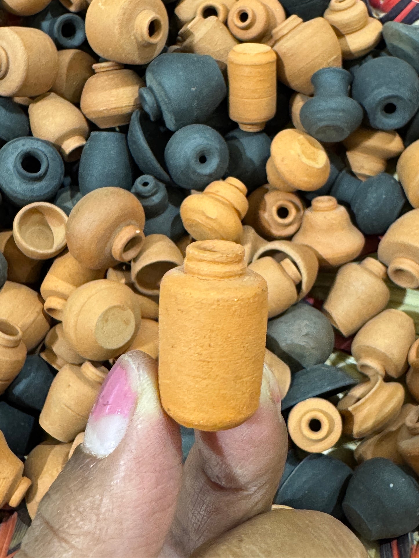 Miniature handcrafted clay pot - under 1 inch - single