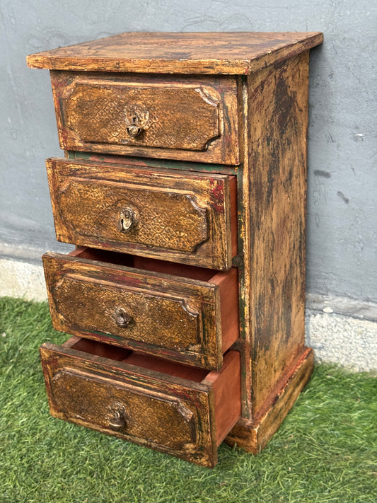 Wooden 4 drawer cabinet in vintage look