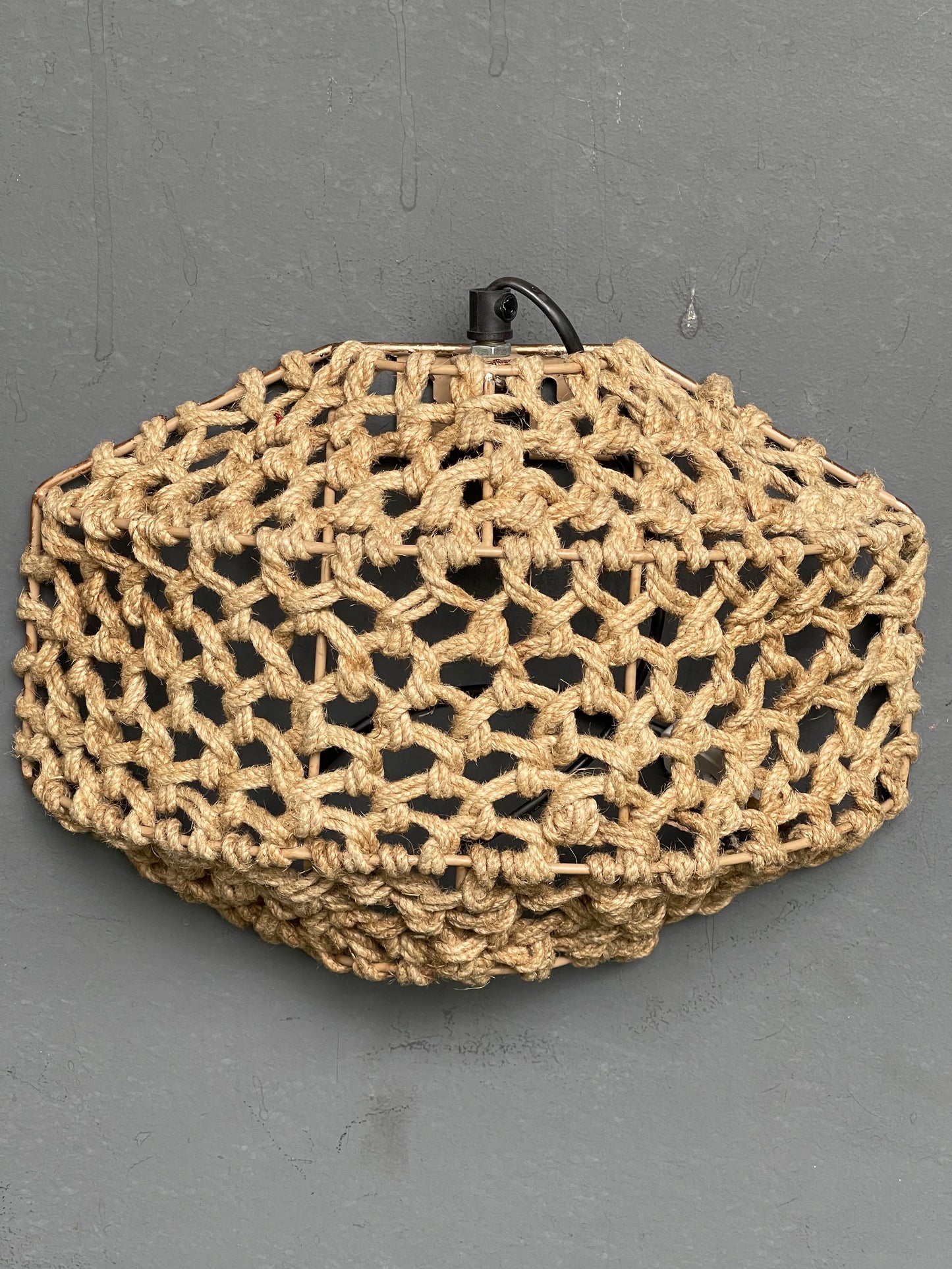 Charming Jute woven rustic wall light