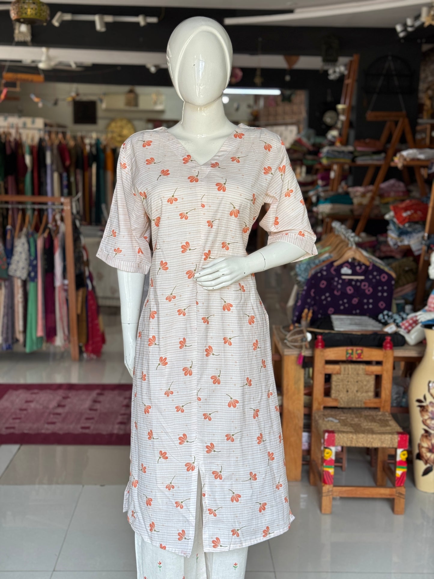 Mul cotton soft handwoven straight kurti - off white with peach floral print