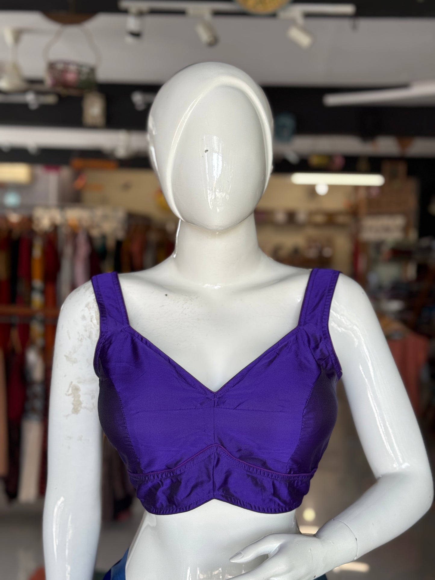 Silk sleeveless padded back open blouse with lining