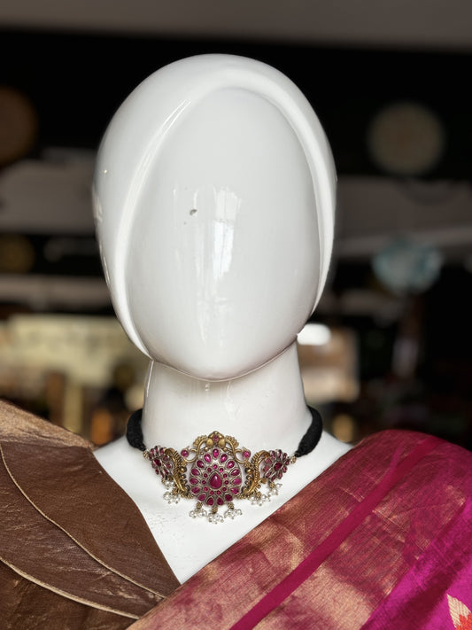 Pink stones choker and earrings set in gold tone