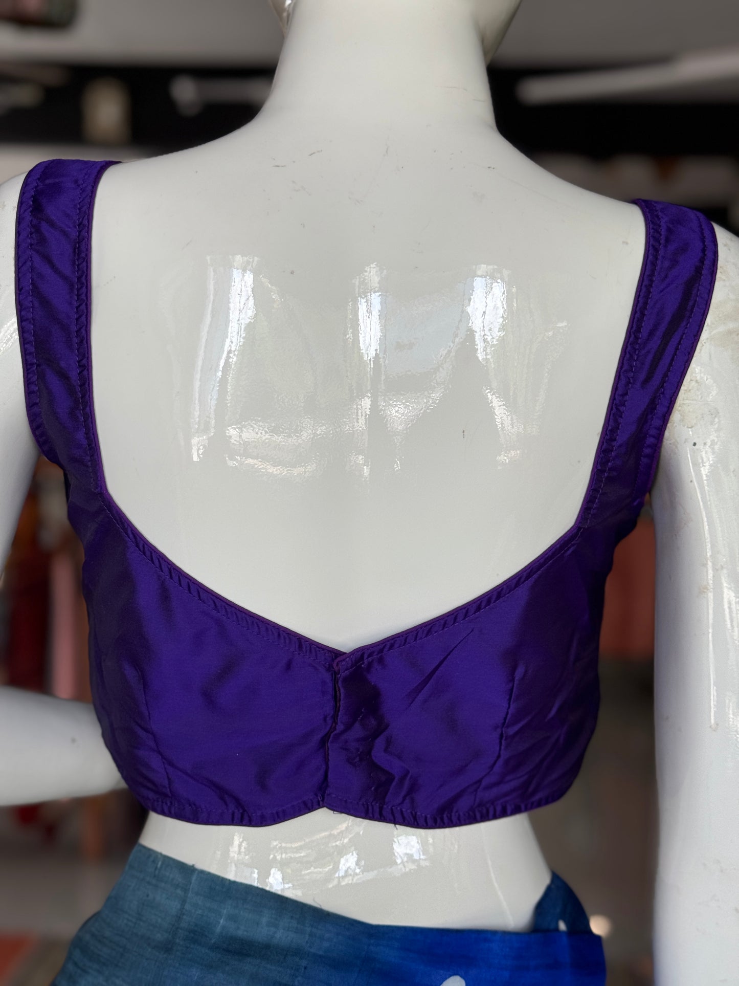 Silk sleeveless padded back open blouse with lining