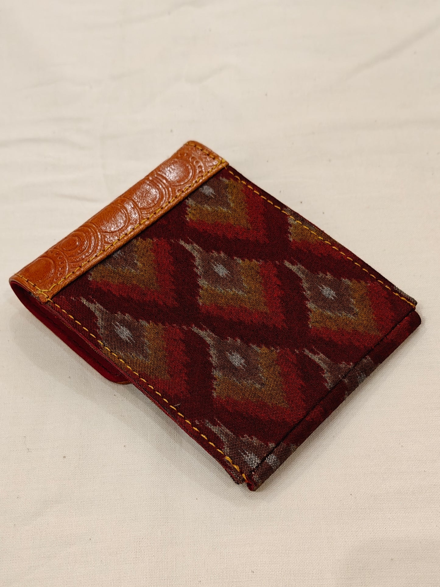 Cards and cash holder with 3 pockets - handcrafted fabrics and leather based